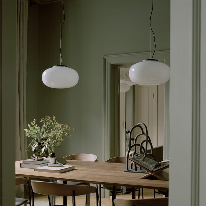 Karl-Johan Μικρό κρεμαστό φωτιστικό Ø23 cm, Οπαλ λευκό New Works