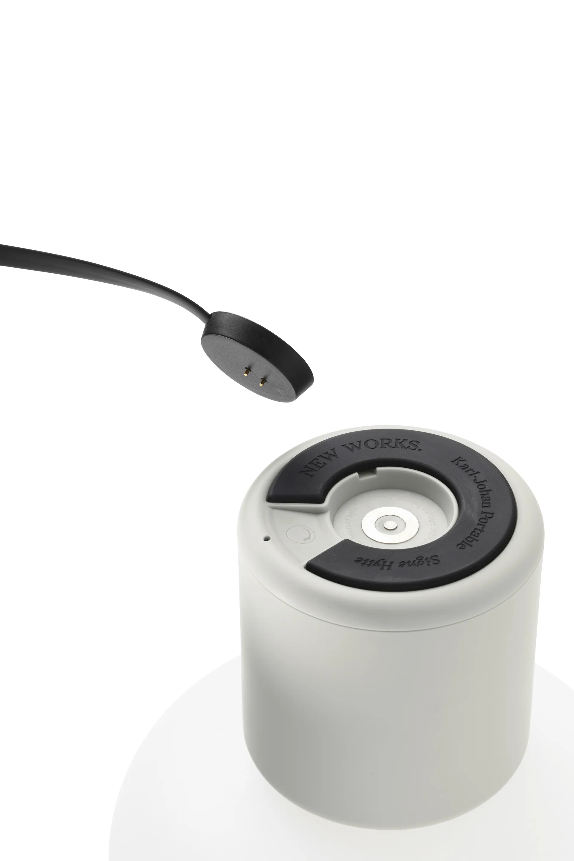 Φορητό επιτραπέζιο φωτιστικό Karl-Johan, Light grey New Works