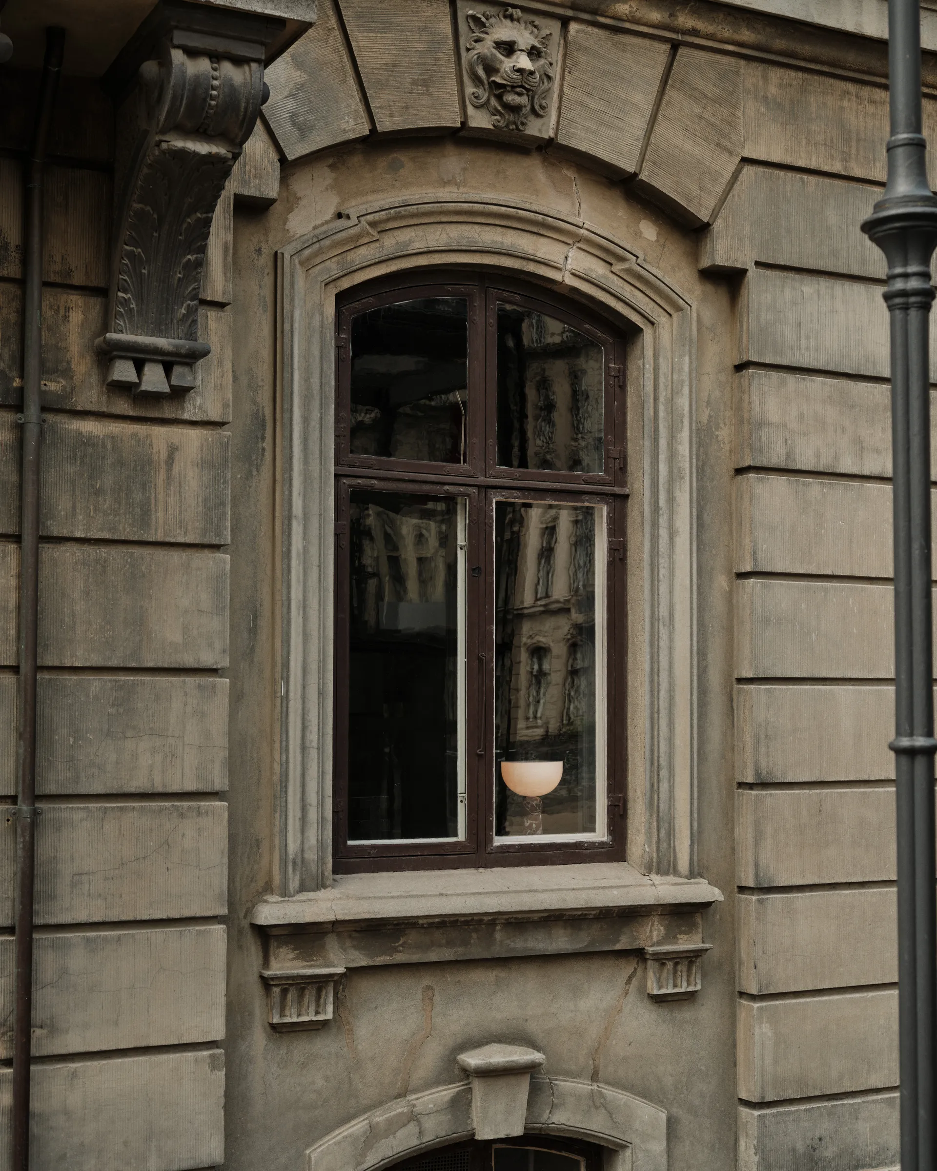 Kizu επιτραπέζιο φωτιστικό μικρό, Rosso Levanto New Works