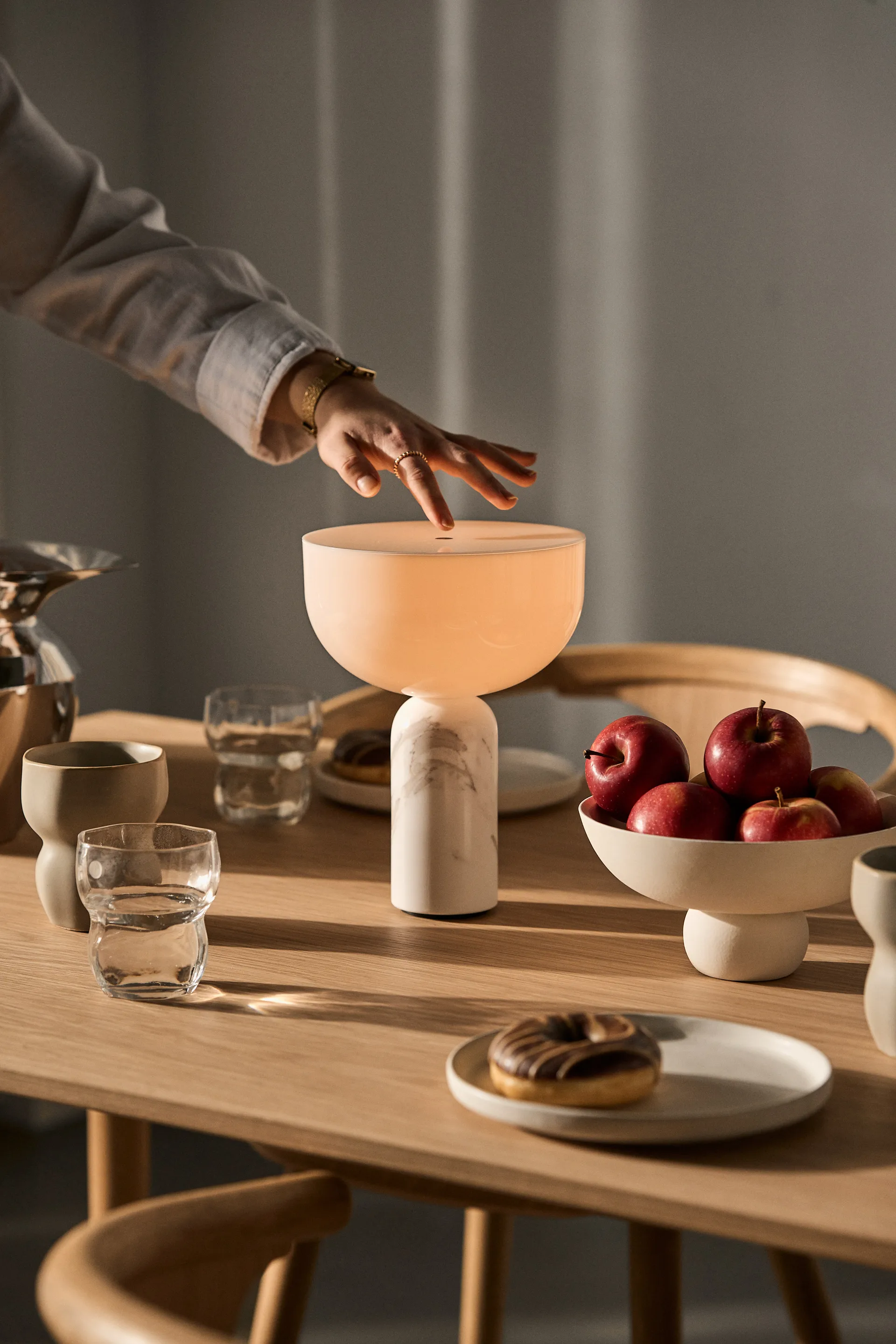 Φορητό επιτραπέζιο φωτιστικό Kizu, Λευκό μάρμαρο New Works