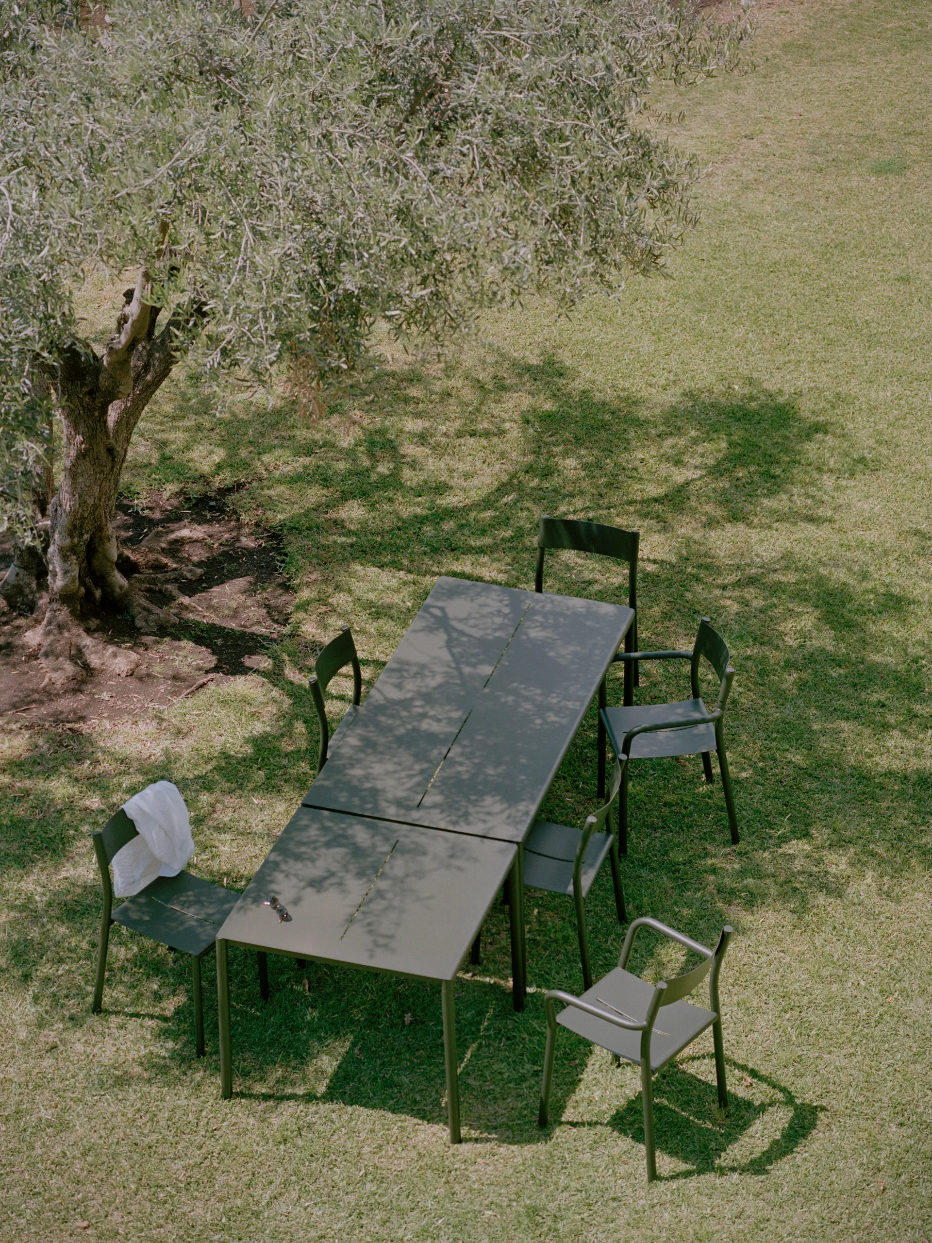 May Tables Outdoor τραπέζι 85x85 cm, Dark Green New Works