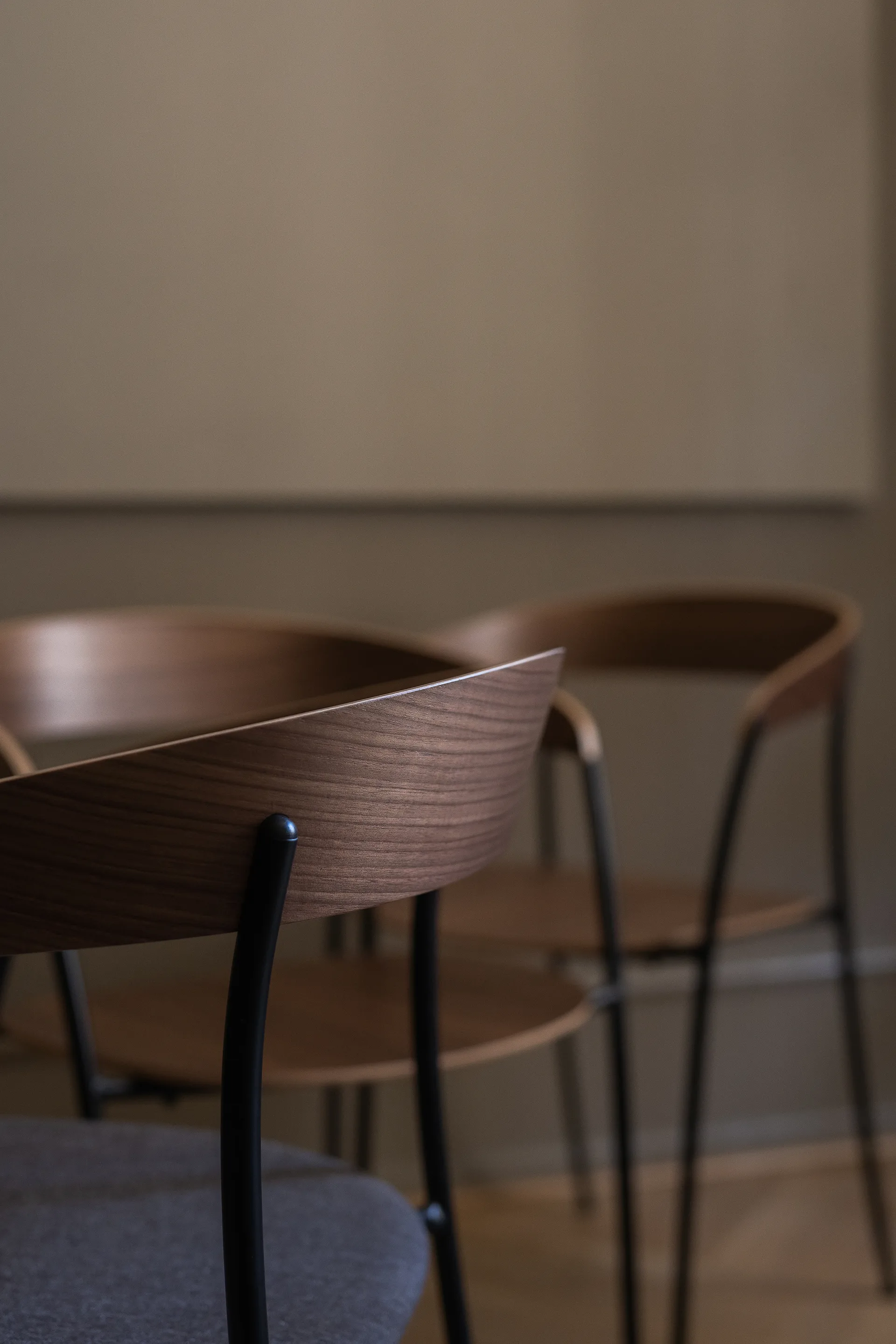 Πολυθρόνα Missing, Καρυδιά New Works