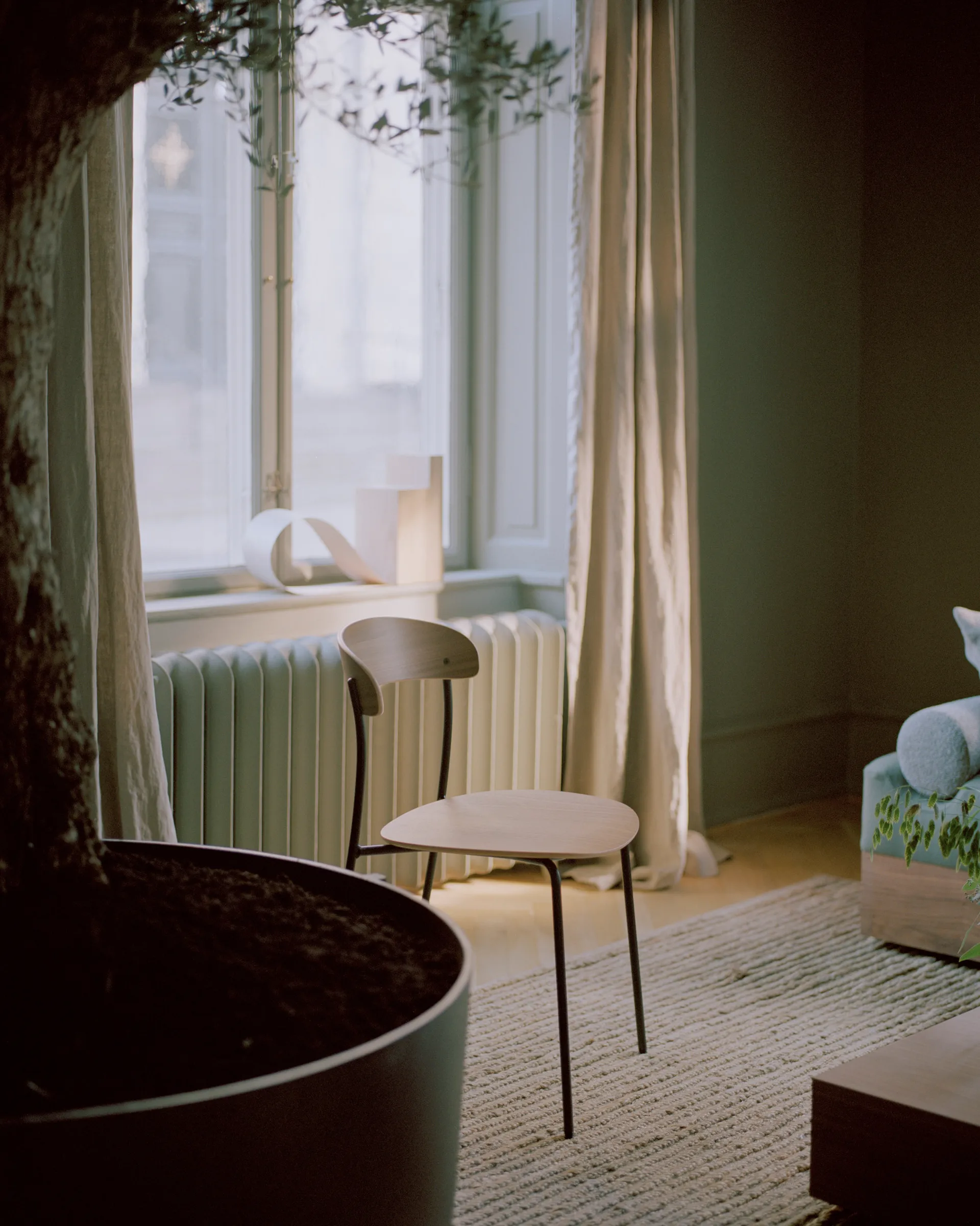 Καρέκλα Missing, Καρυδιά New Works