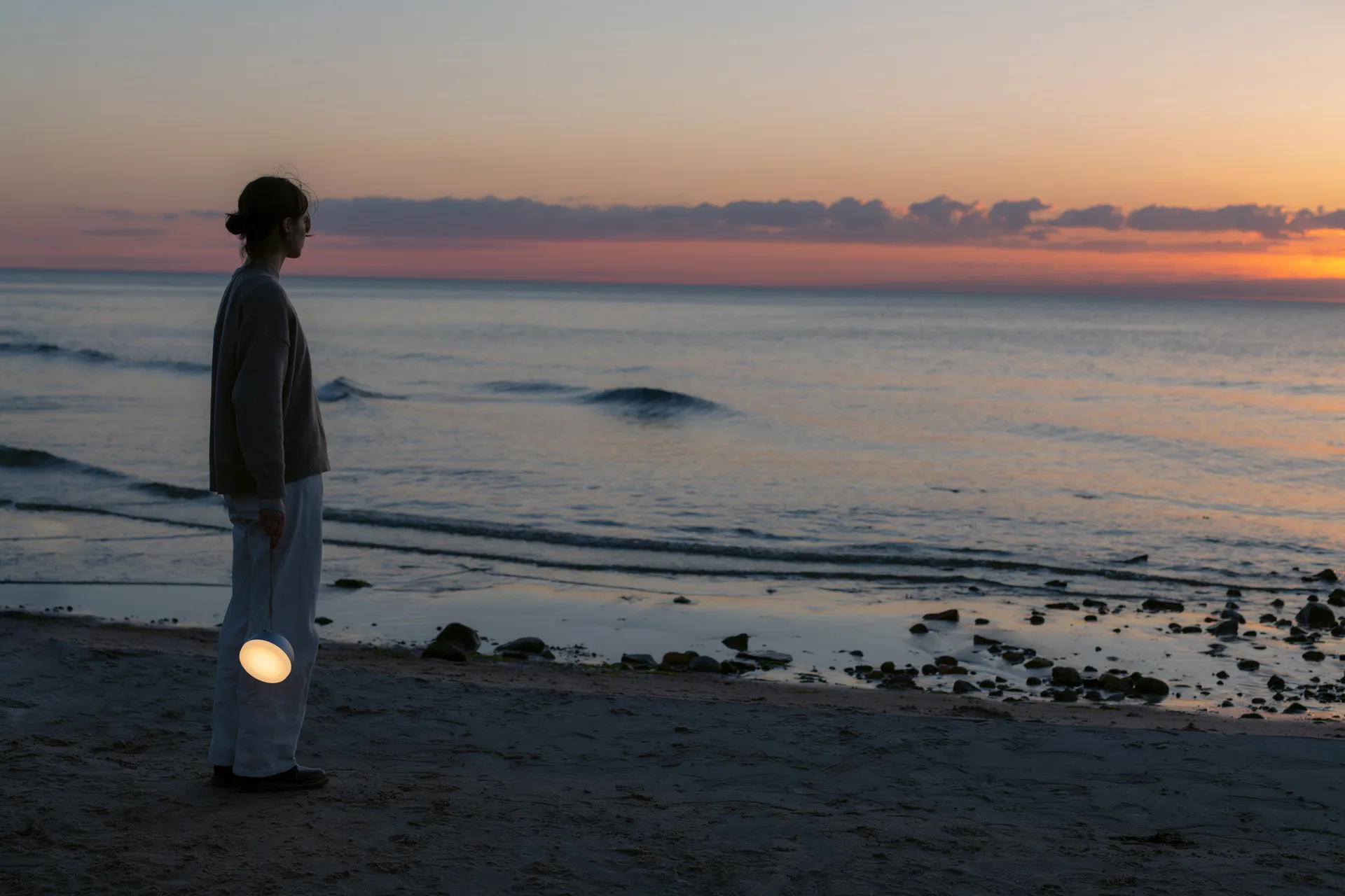 Sphere κινητό φωτιστικό, Θερμό γκρι New Works