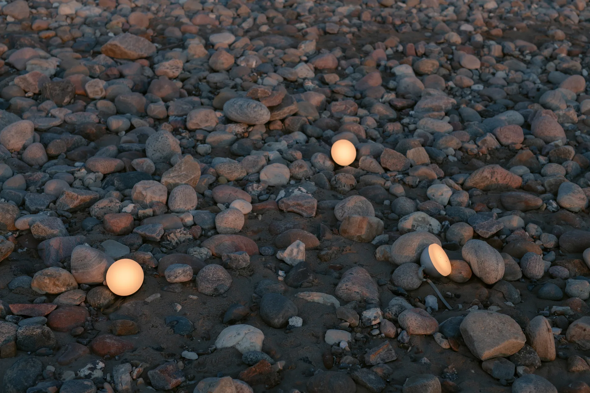 Sphere κινητό φωτιστικό, Θερμό γκρι New Works