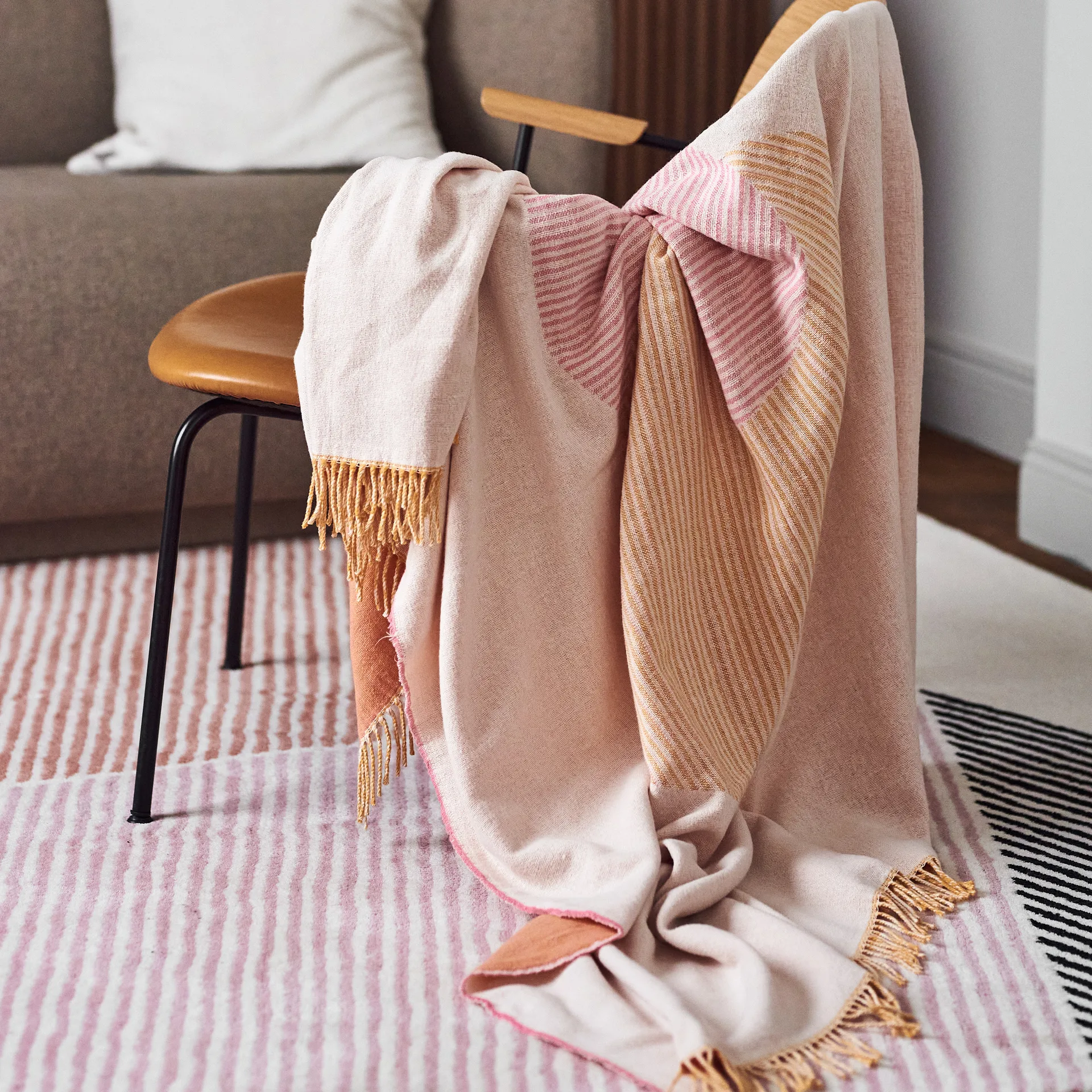 Circles βαμβακερό ριχτάρι 130x185 cm, φυσικό λευκό NJRD