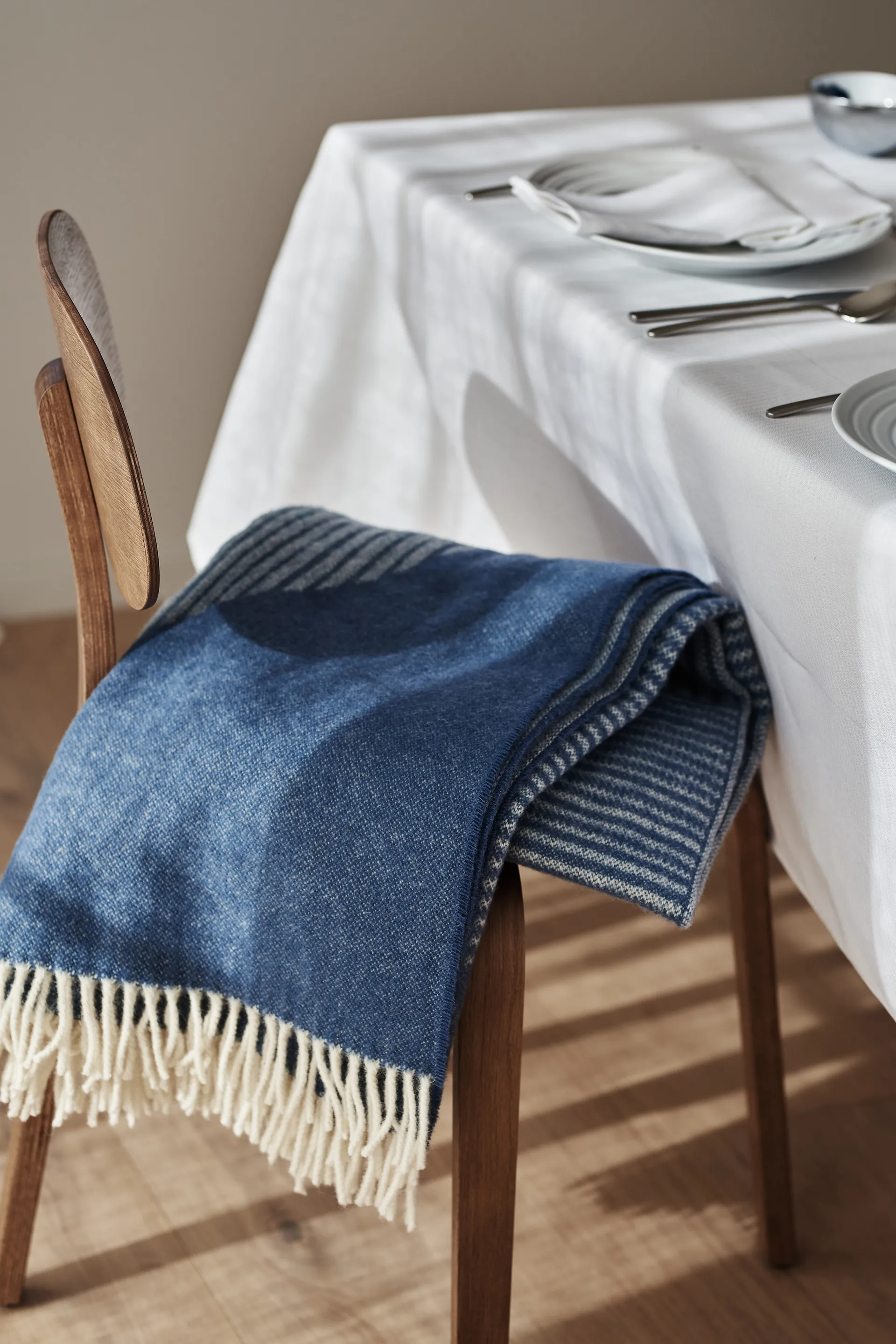 Circles μάλλινο ριχτάρι 130x185 cm, Μπλε NJRD