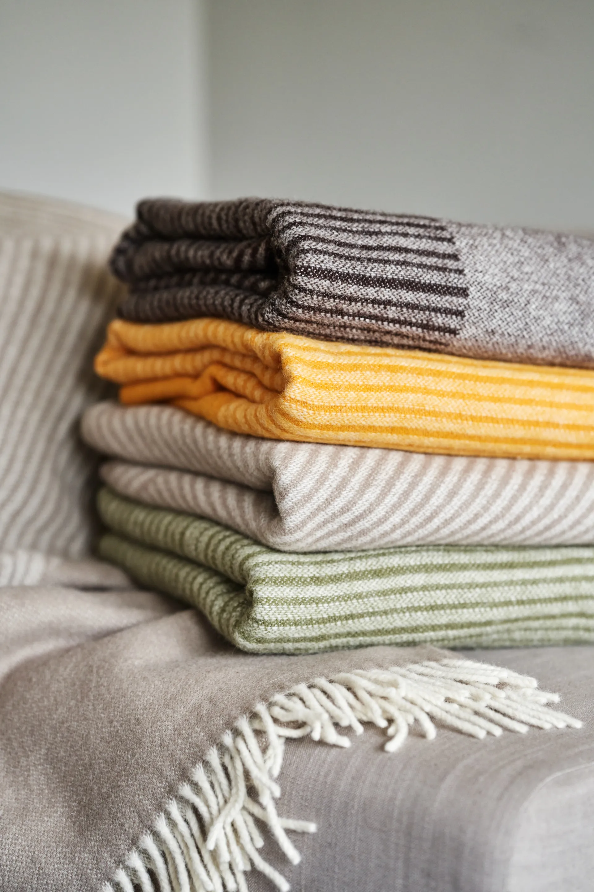 Circles μάλλινο ριχτάρι 130x185 cm, Καφέ NJRD