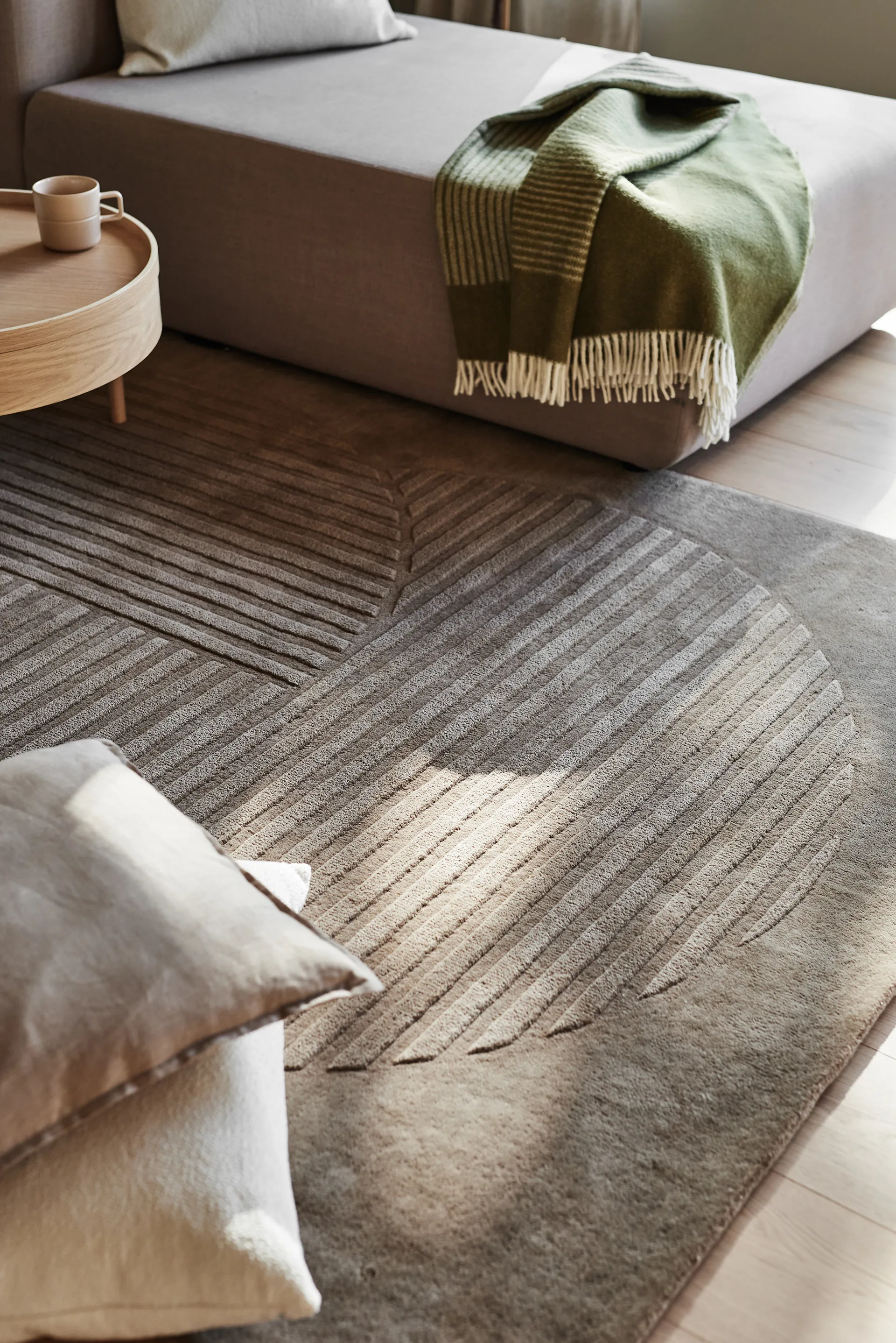 Χαλί από μαλλί Levels Circles, Taupe, 170x240 cm NJRD