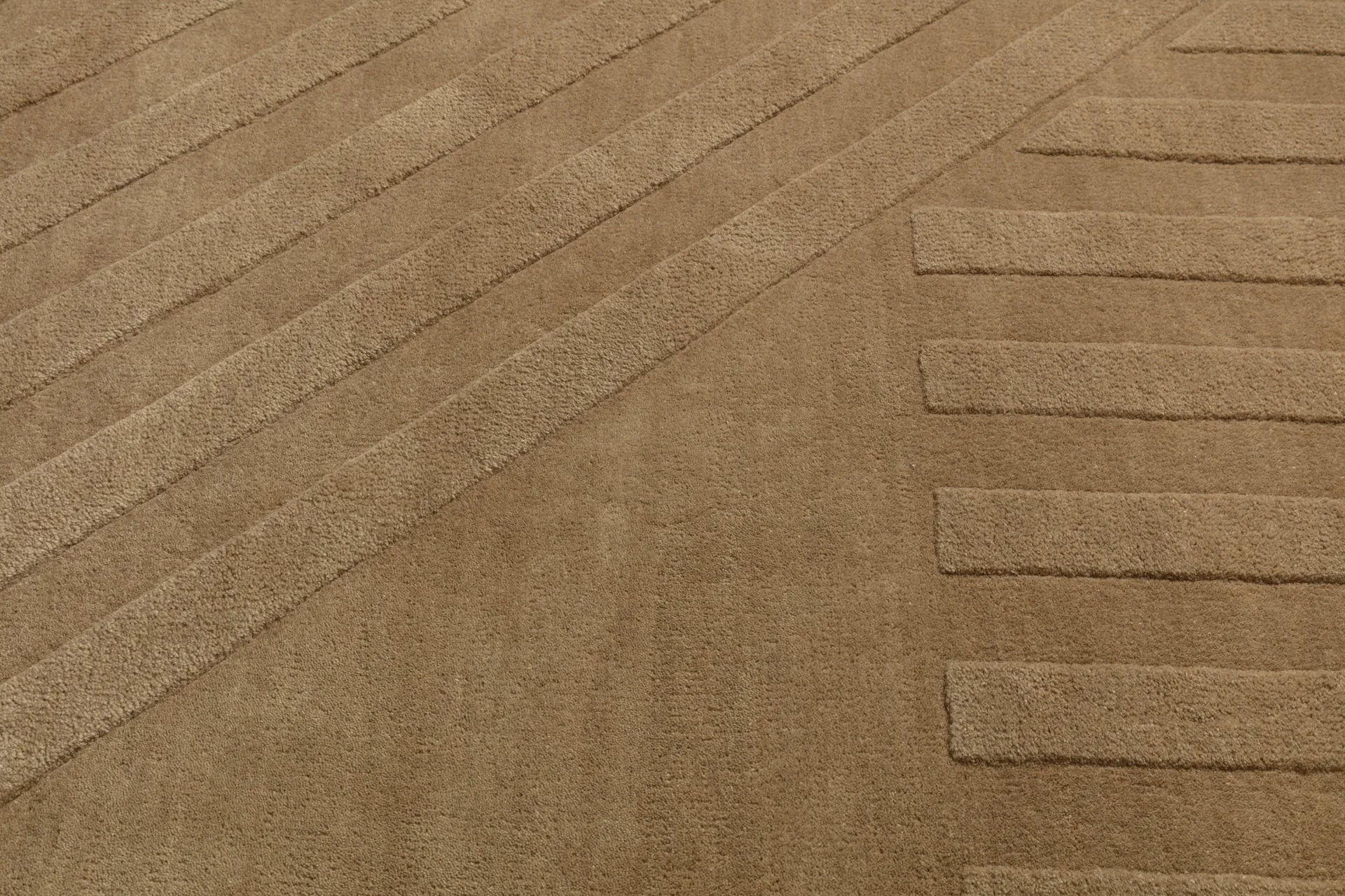 Χαλί από μαλλί Levels Stripes, Μπεζ, 200x300 cm NJRD