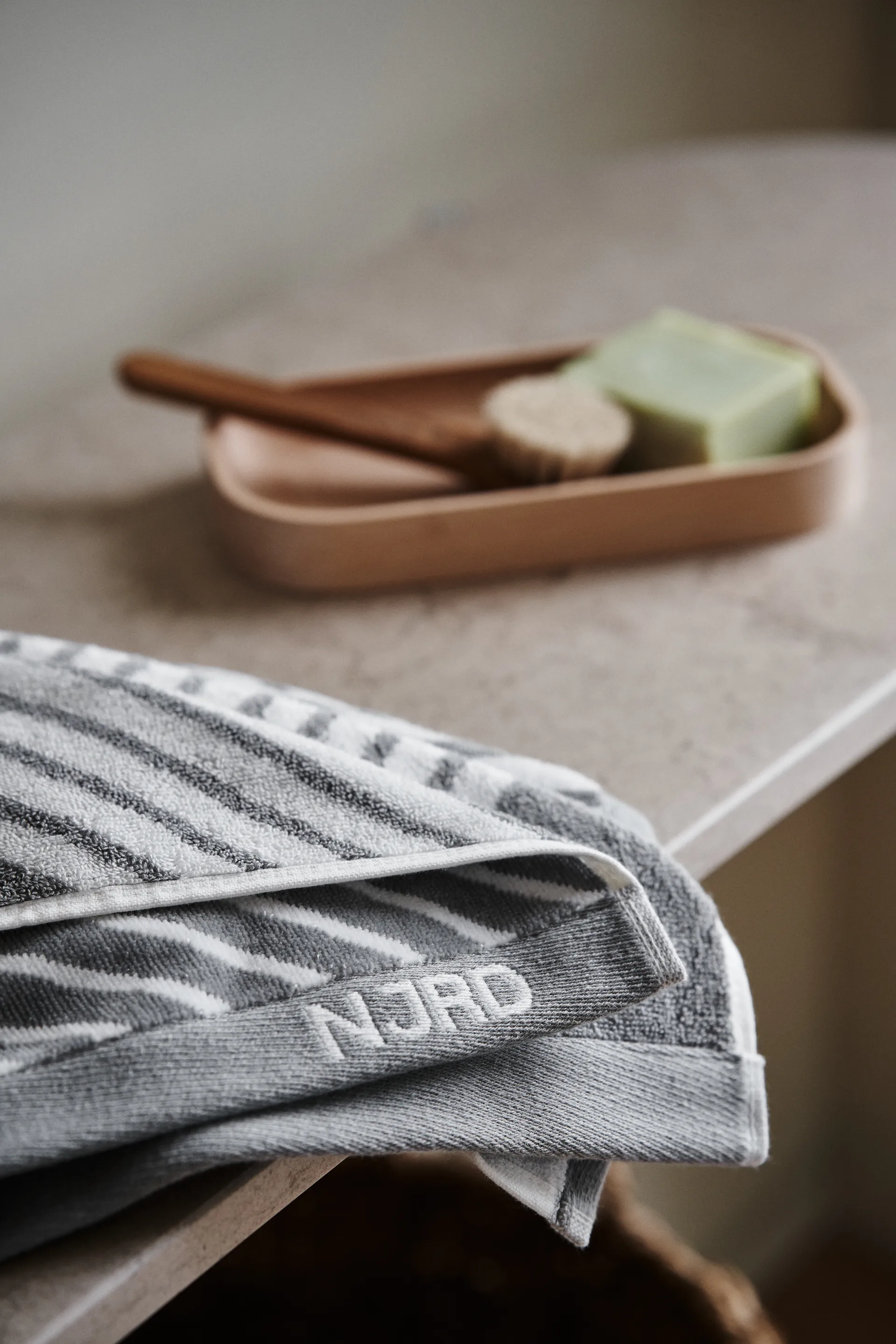 Stripes πετσέτα 50x70 cm, γκρι NJRD