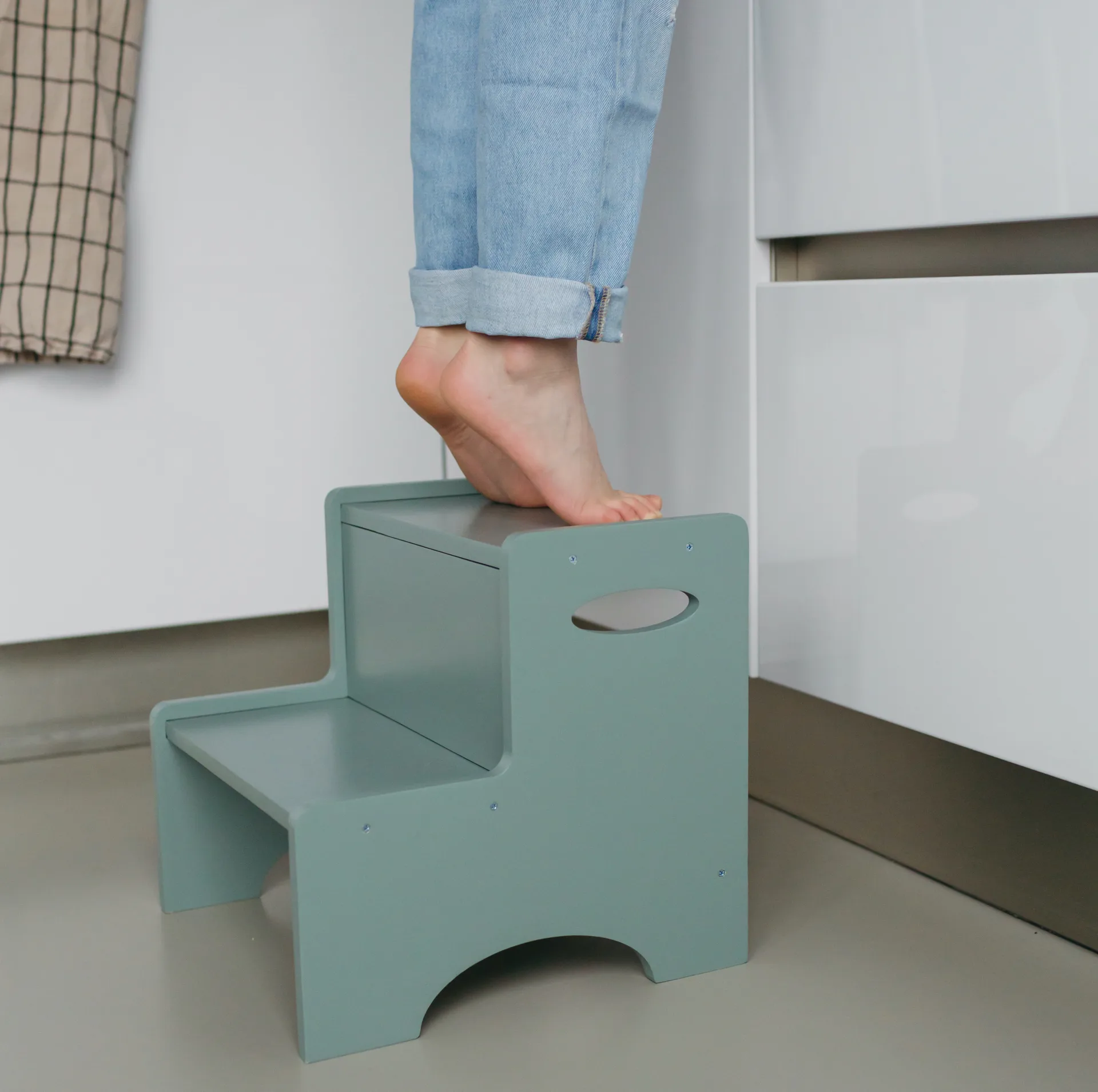 Παιδικό σκαμπό Step Up, Πράσινο της ελιάς Nofred