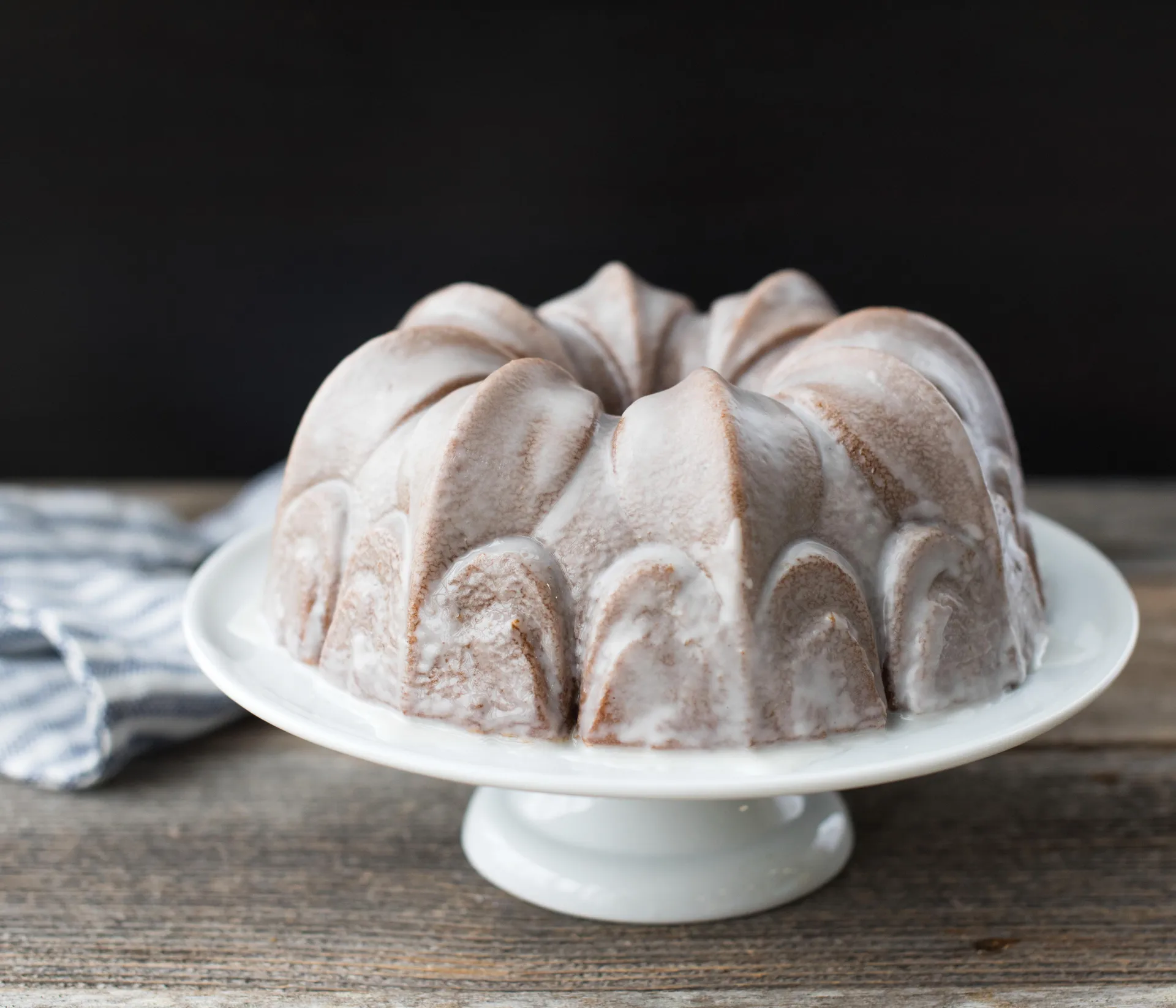 Nordic Ware Fleur De Lis Bundt - bundt φόρμα, 2,4 L Nordic Ware