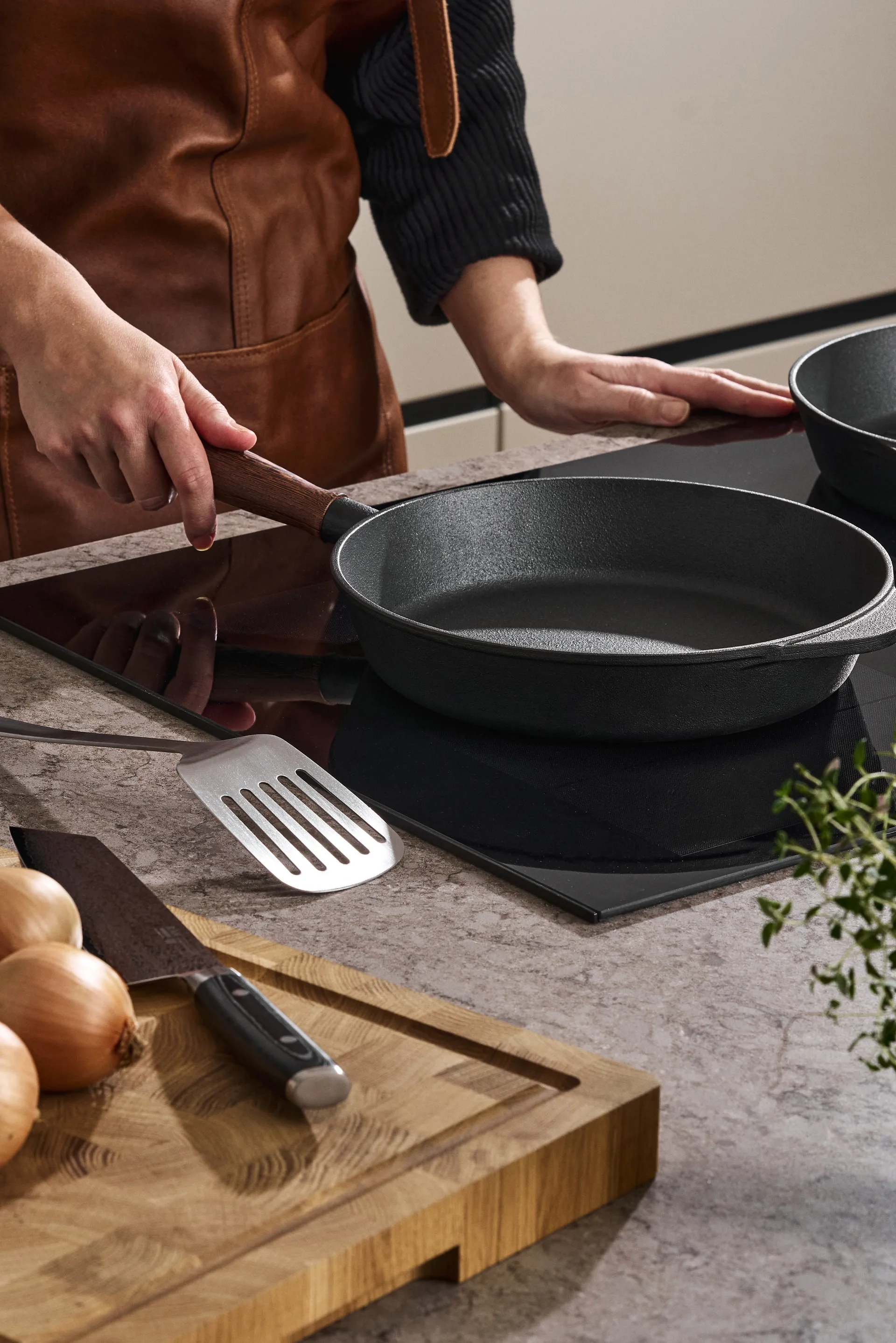 Nordwik τηγάνι από χυτοσίδηρο με ξύλινη λαβή, 28 εκ. Nordwik