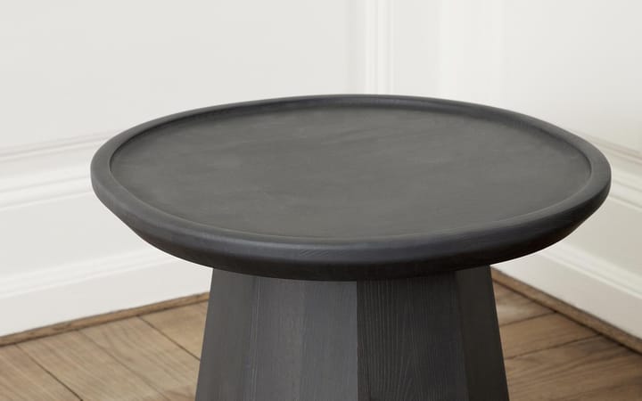 Μικρό τραπέζι από πεύκο Ø45 cm H:40.6 cm, Dark Grey Normann Copenhagen