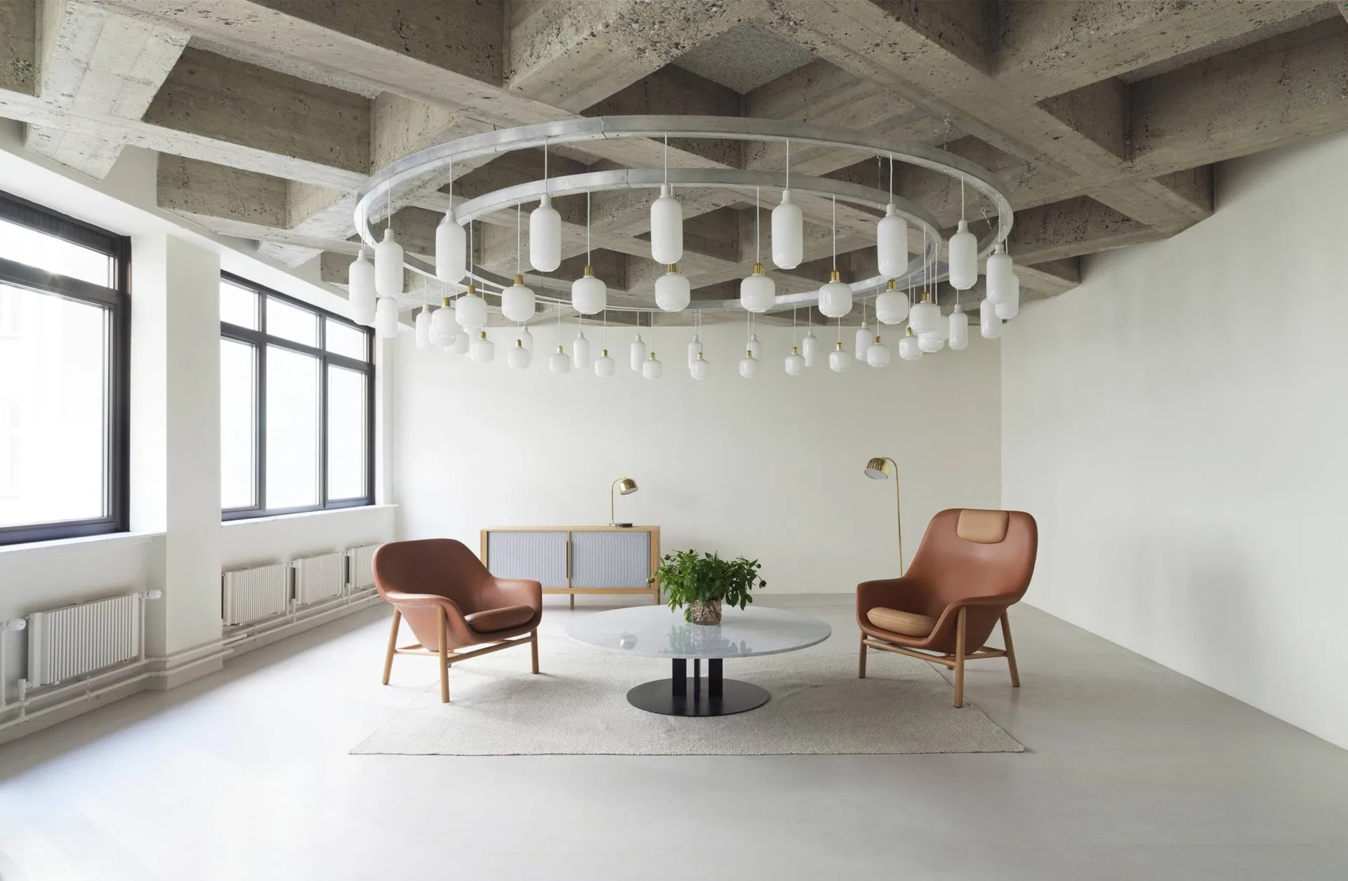 Amp φωτιστικό μεγάλο, λευκό Normann Copenhagen