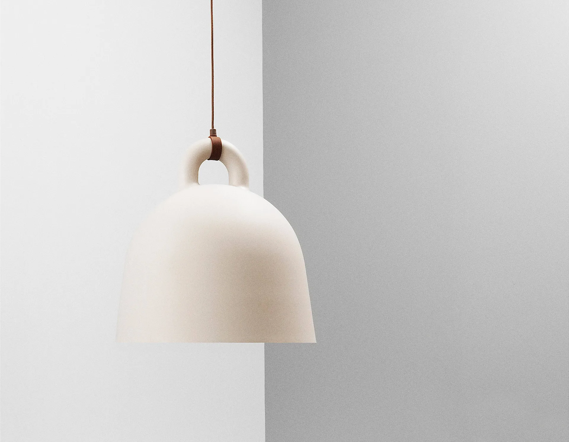 Bell φωτιστικό sand, μεσαίο Normann Copenhagen