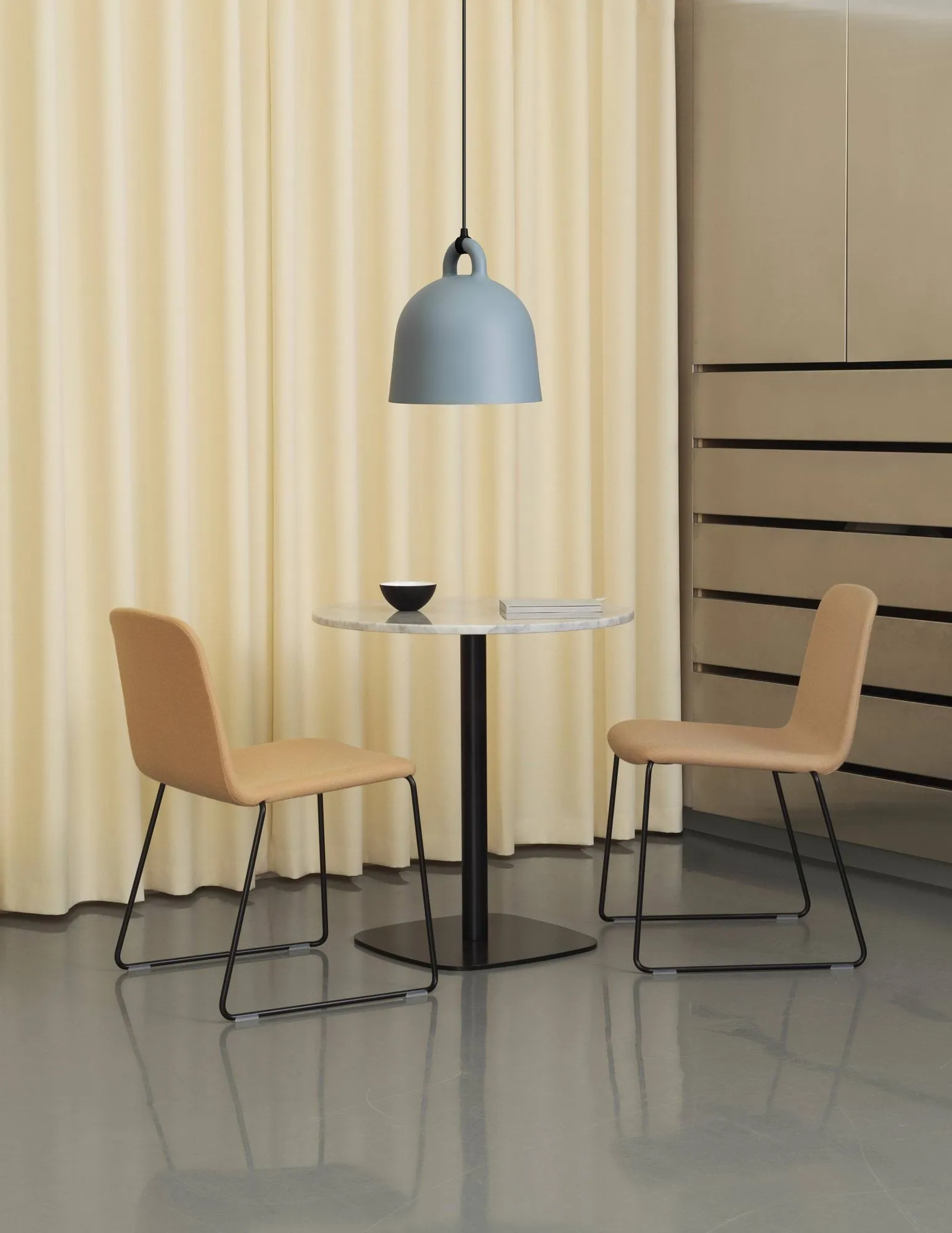 Bell φωτιστικό γκρι, μεσαίο Normann Copenhagen