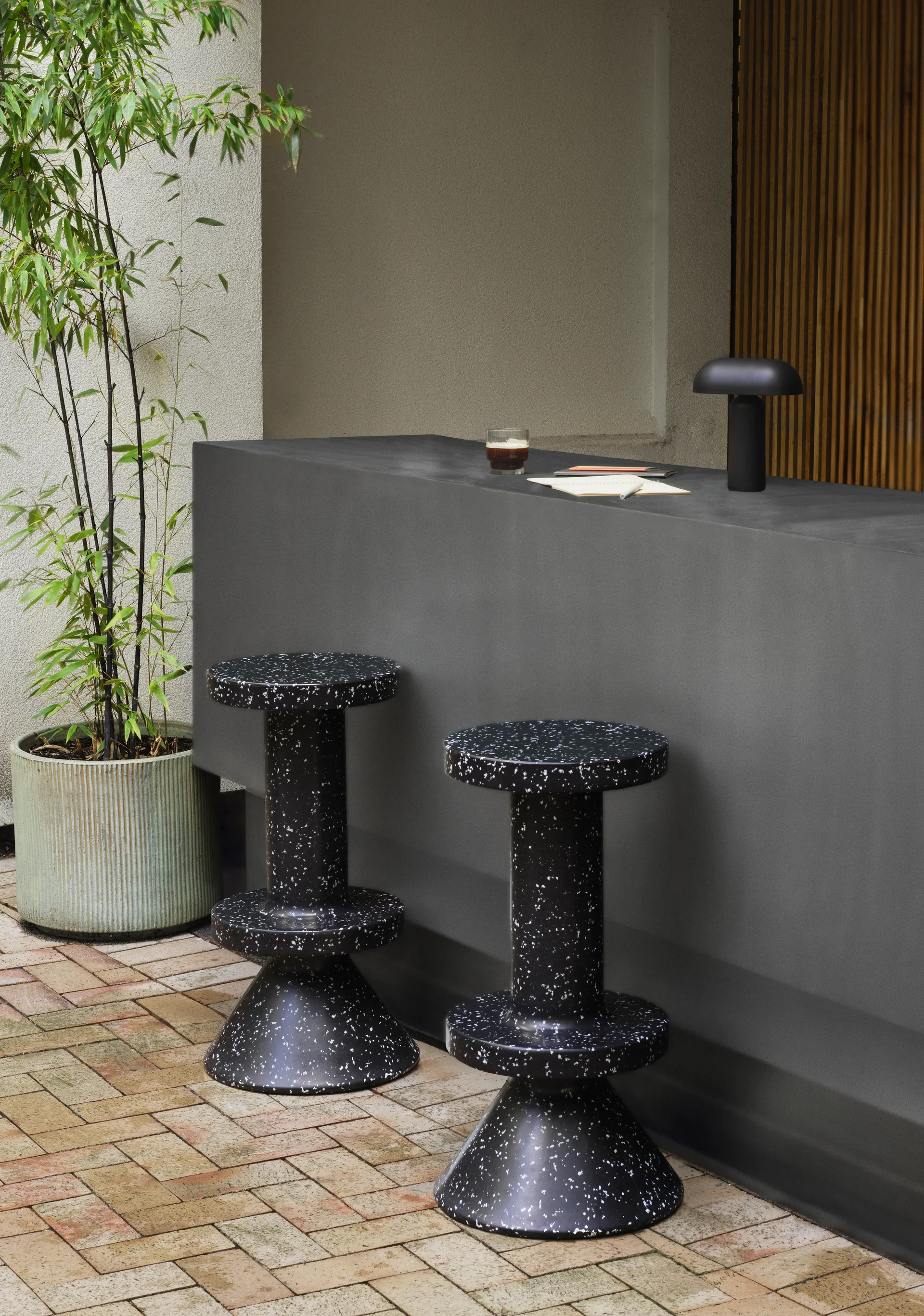 Σκαμπό μπαρ Bit 75 cm, Μαύρο Normann Copenhagen