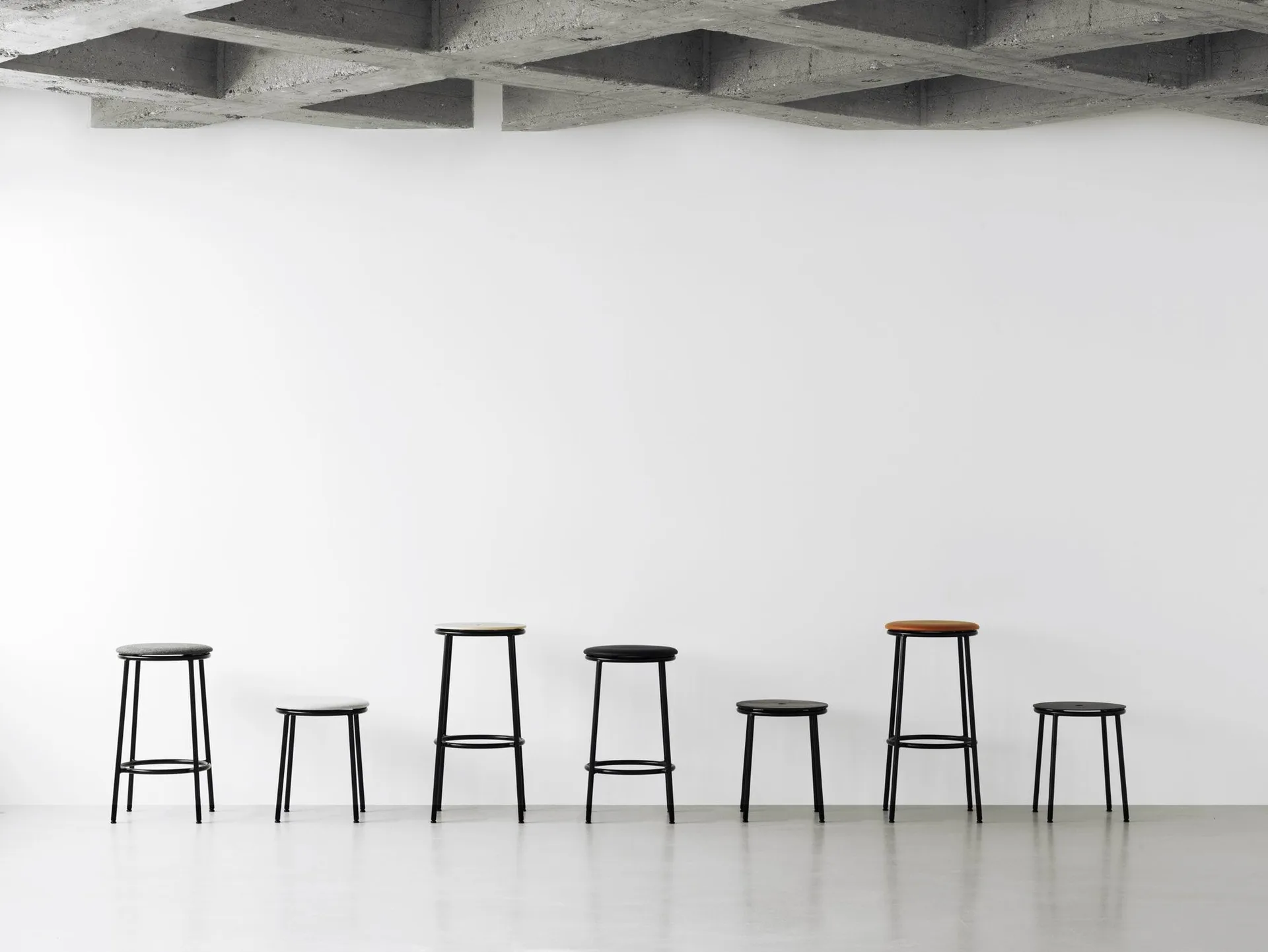 Σκαμπό, Circa, 45 εκ, Μαύρη δρυς Normann Copenhagen