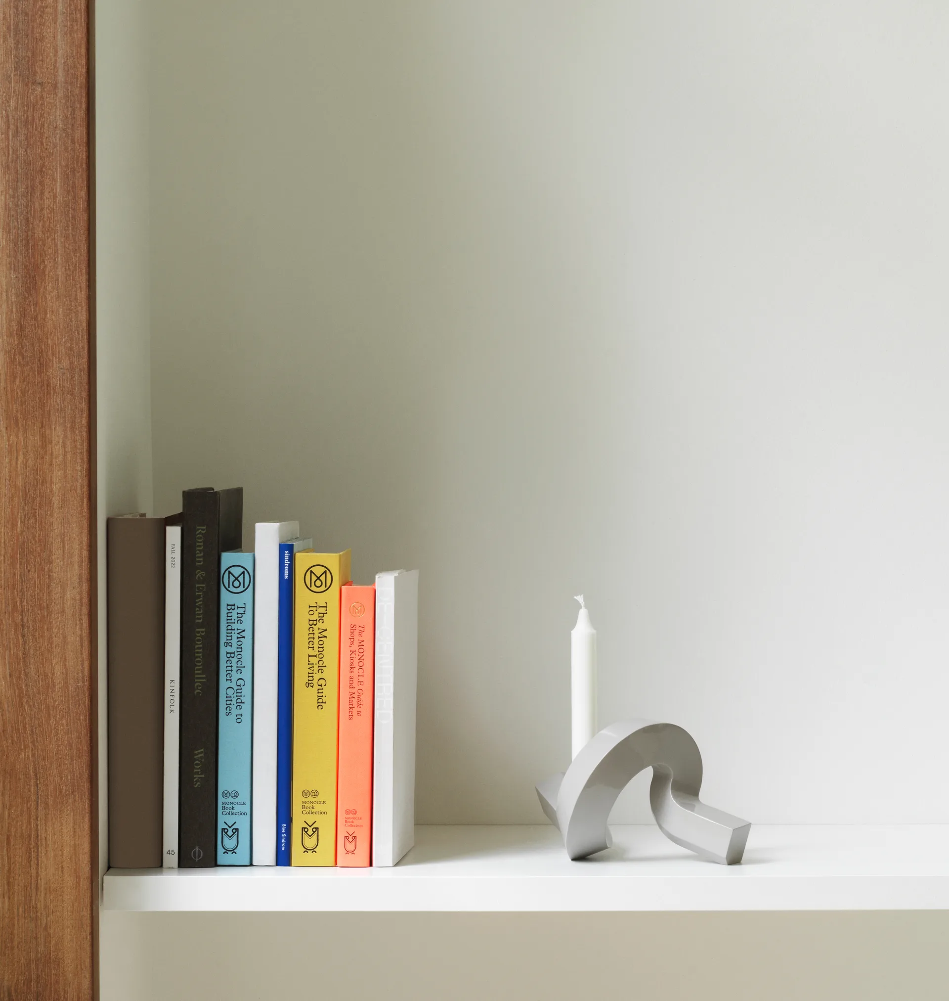 Κηροπήγιο Crooked 1, Warm grey Normann Copenhagen