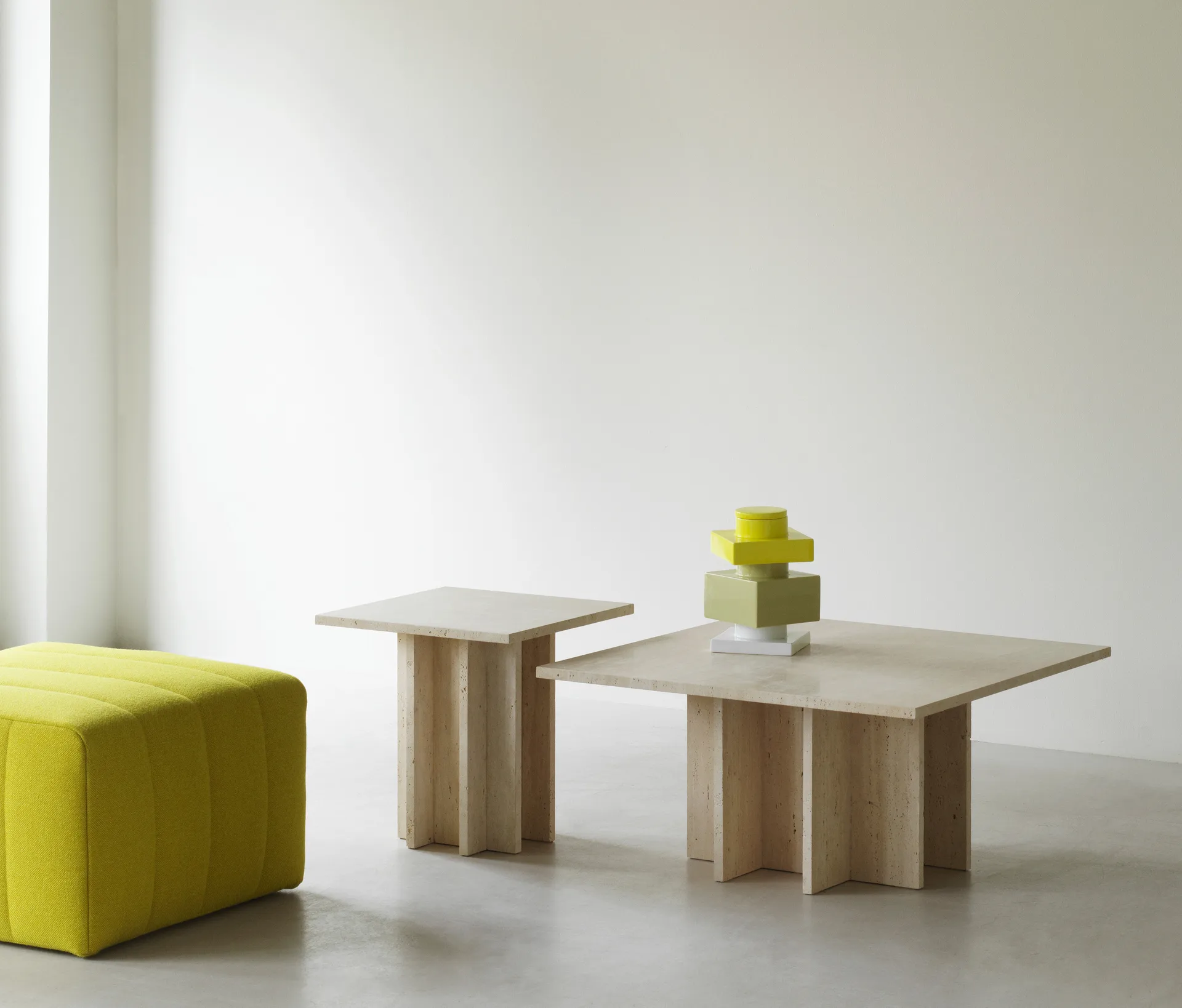 Μεγάλο τραπέζι σαλονιού Edge, Travertine Normann Copenhagen