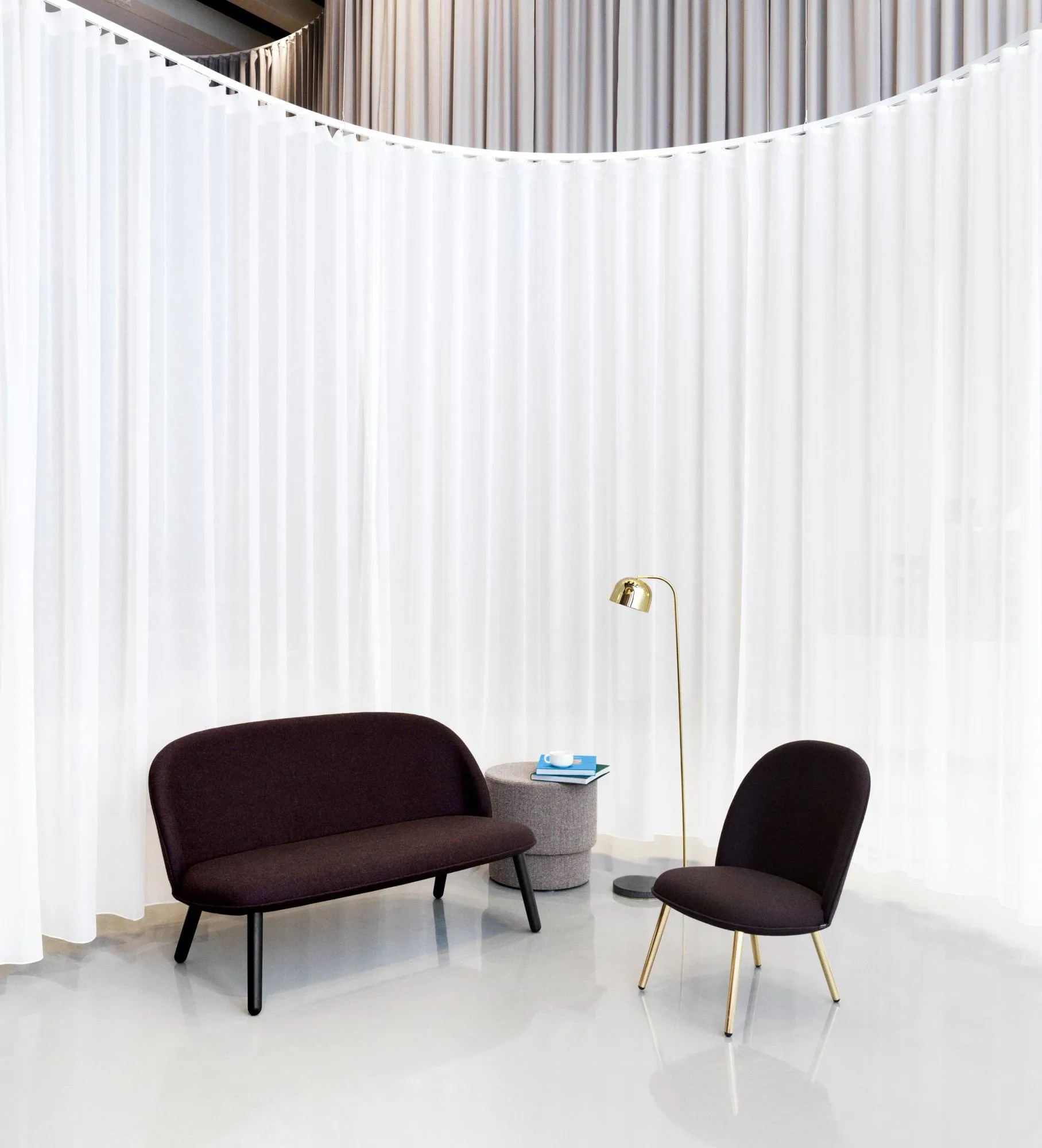 Φωτιστικό δαπέδου Grant, Ορείχαλκος Normann Copenhagen