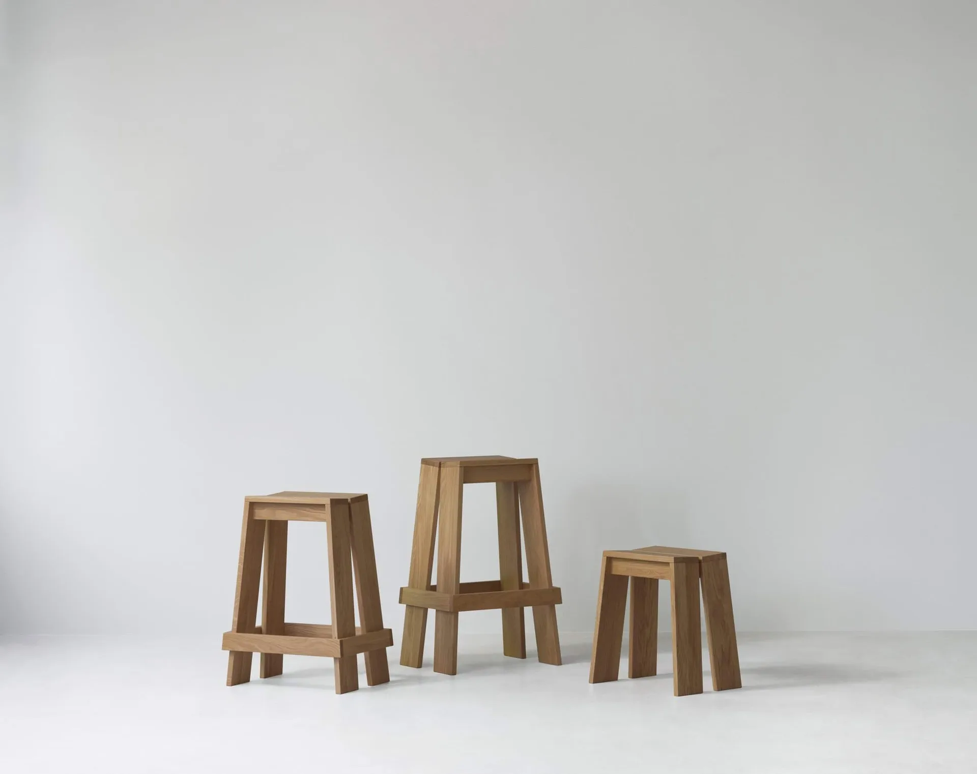 Σκαμπό Let, Oak Normann Copenhagen