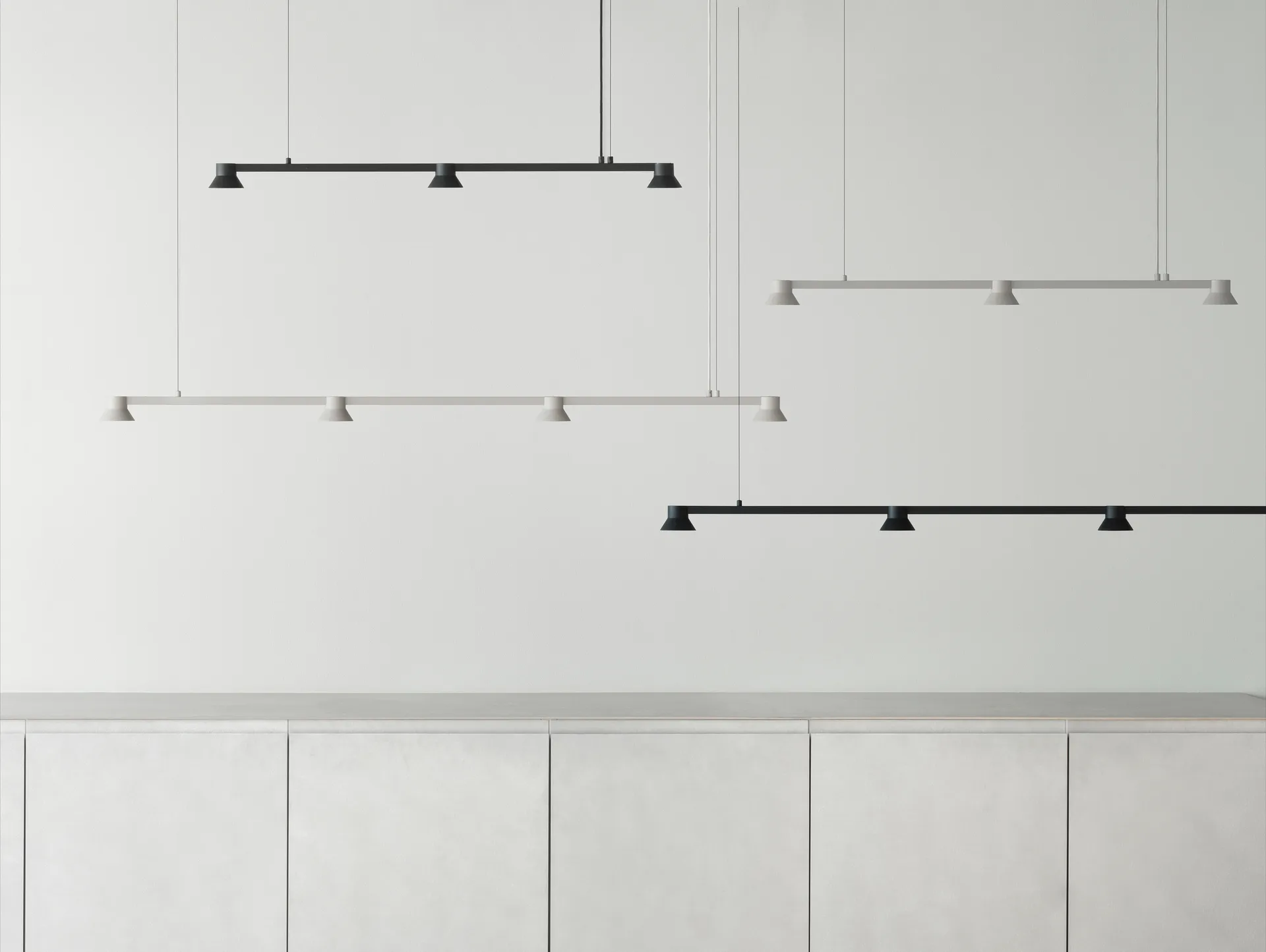 Μικρό φωτιστικό οροφής linear , Warm grey Normann Copenhagen