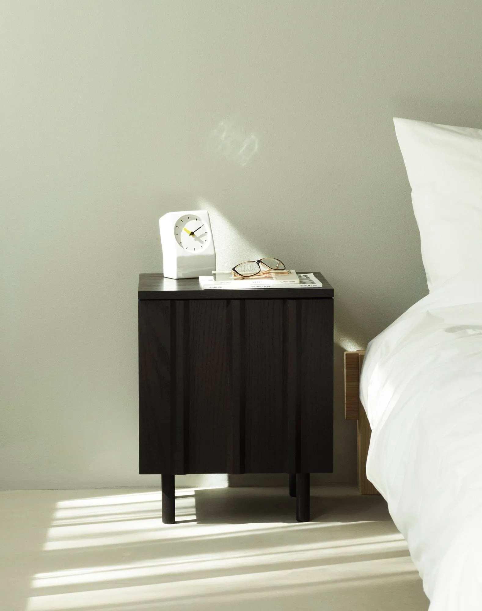 Rib κομοδίνο, Soft black, 52x42x40 εκ. Normann Copenhagen