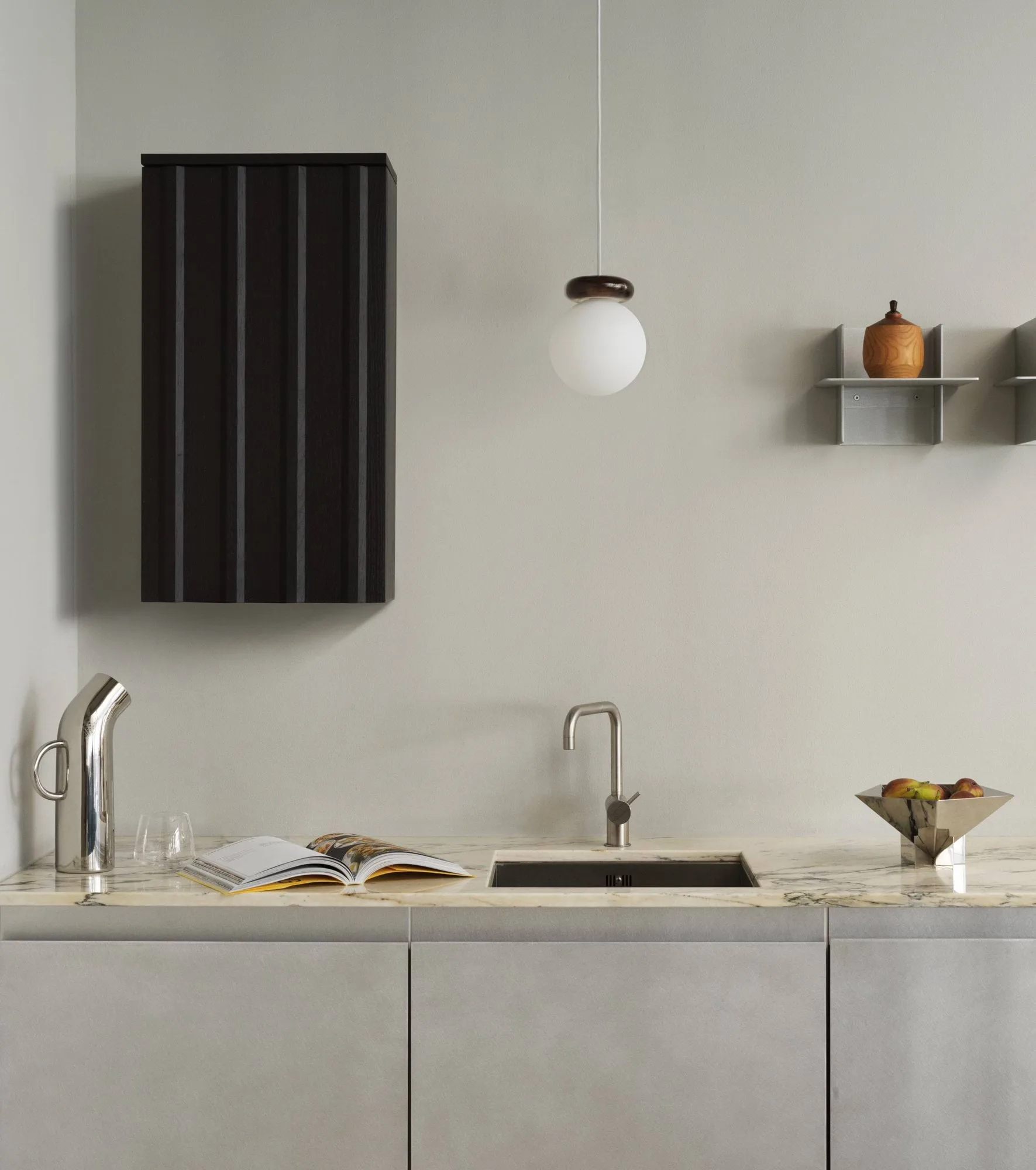 Rib κρεμαστό ντουλάπι τοίχου, Soft black, 73x40x23 εκ. Normann Copenhagen