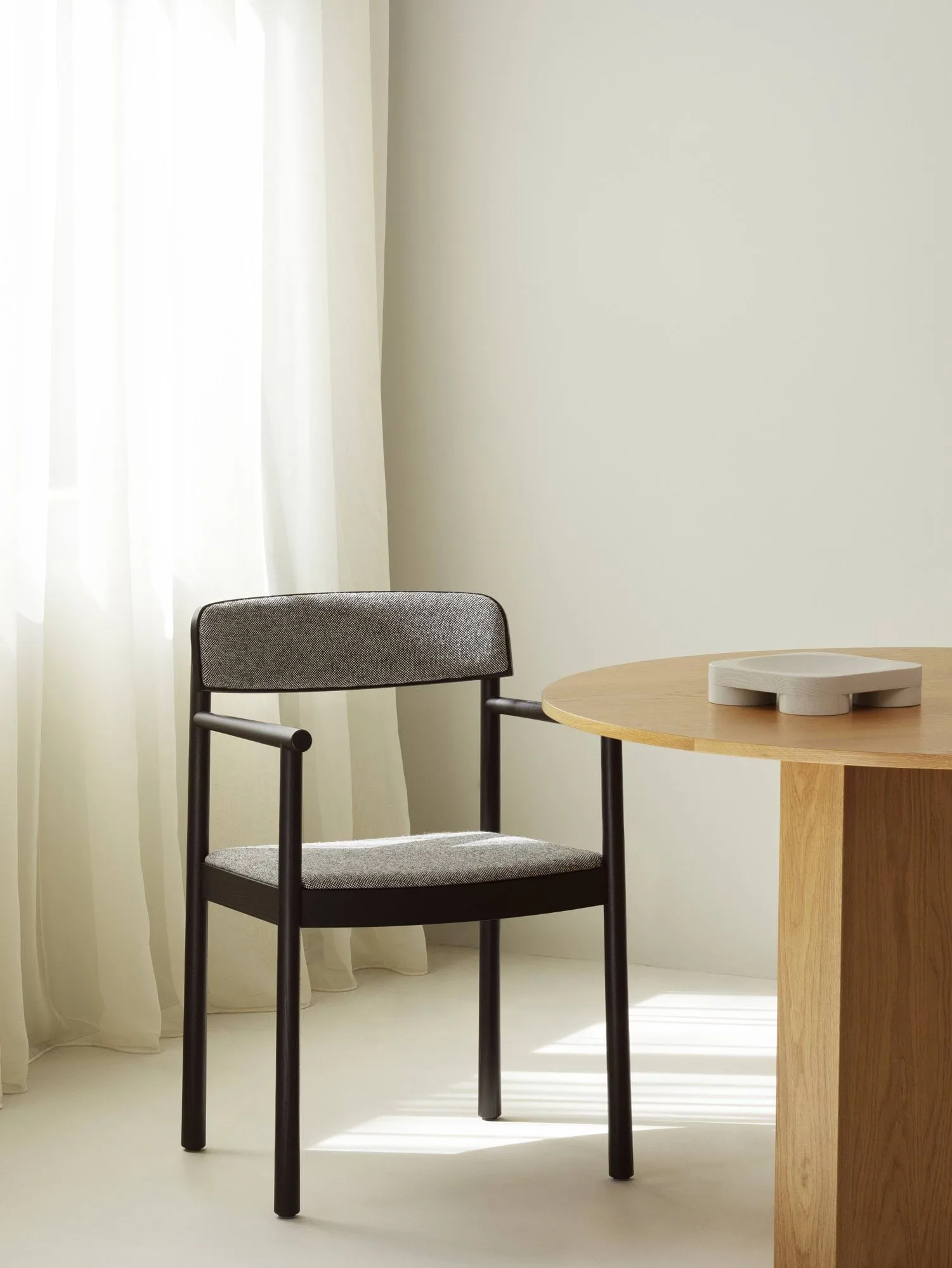 Timb πολυθρόνα, Black ash-Hallingdal 166 Normann Copenhagen