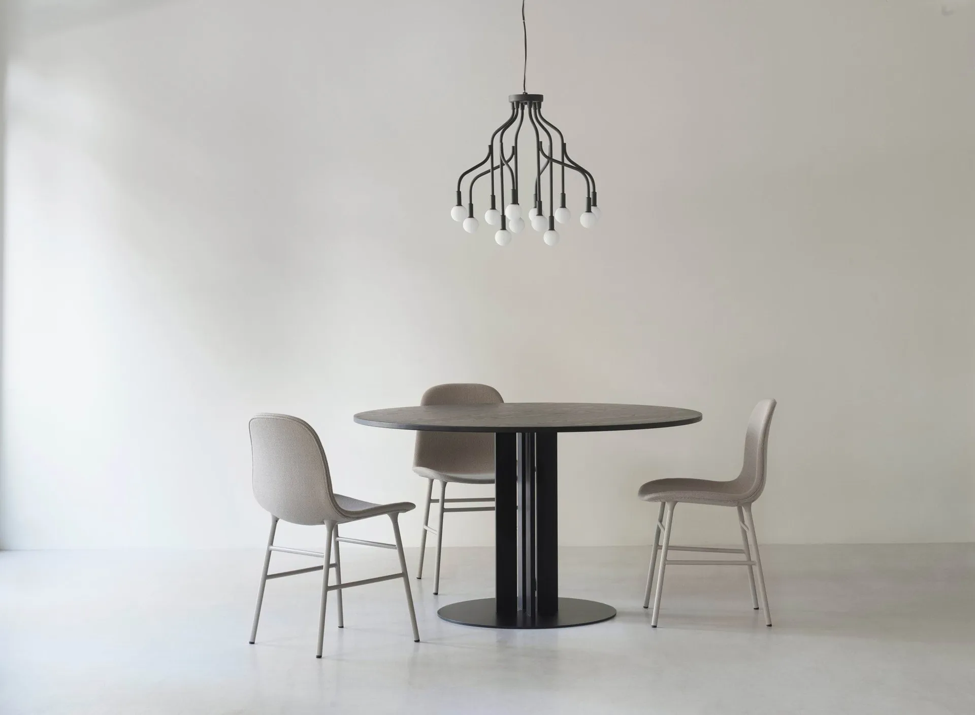 Φωτιστικό οροφής Vekst Small, Μαύρο Normann Copenhagen