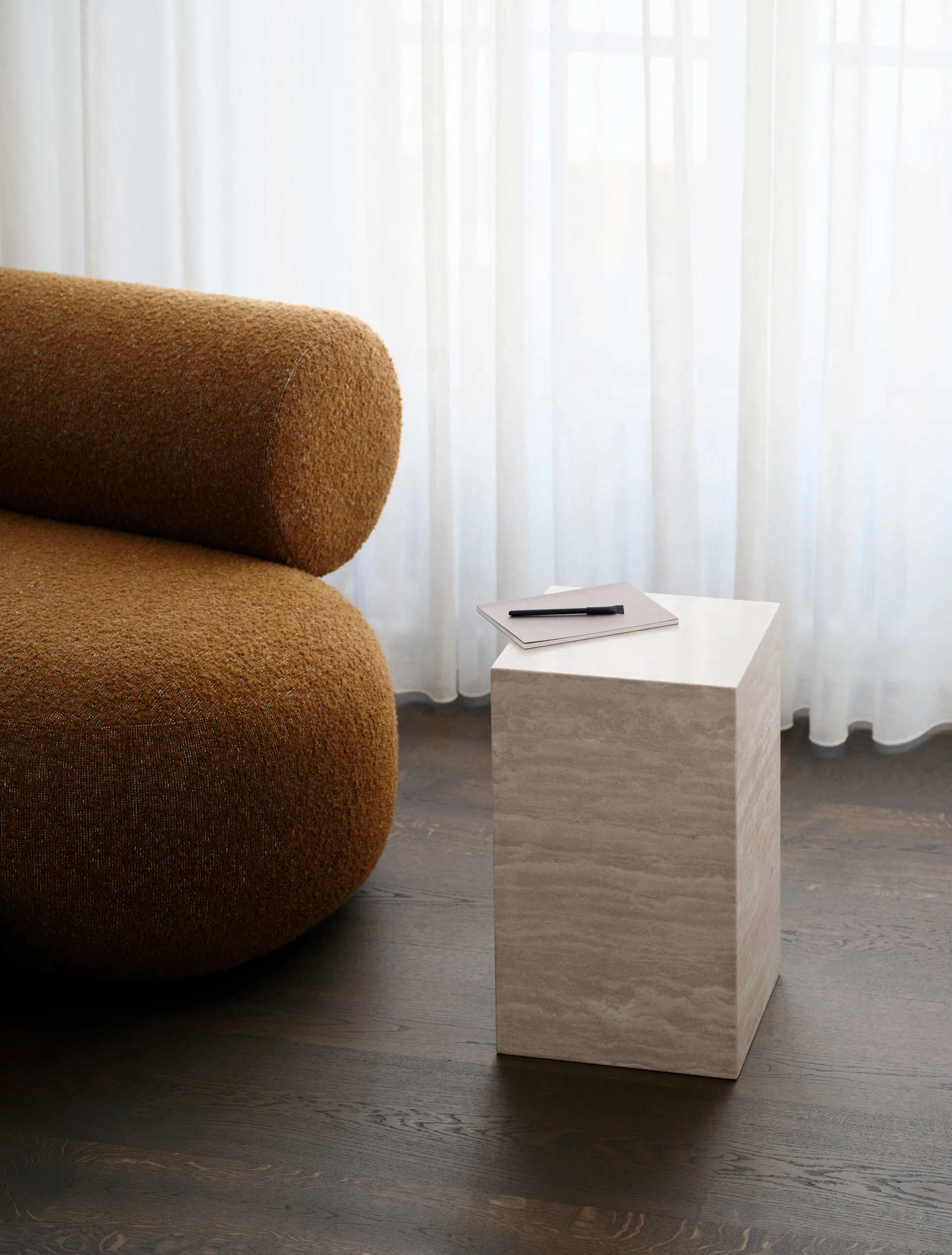 Cubism βοηθητικό τραπέζι, Τραβερτίνης, 30x30x50 cm NORR11