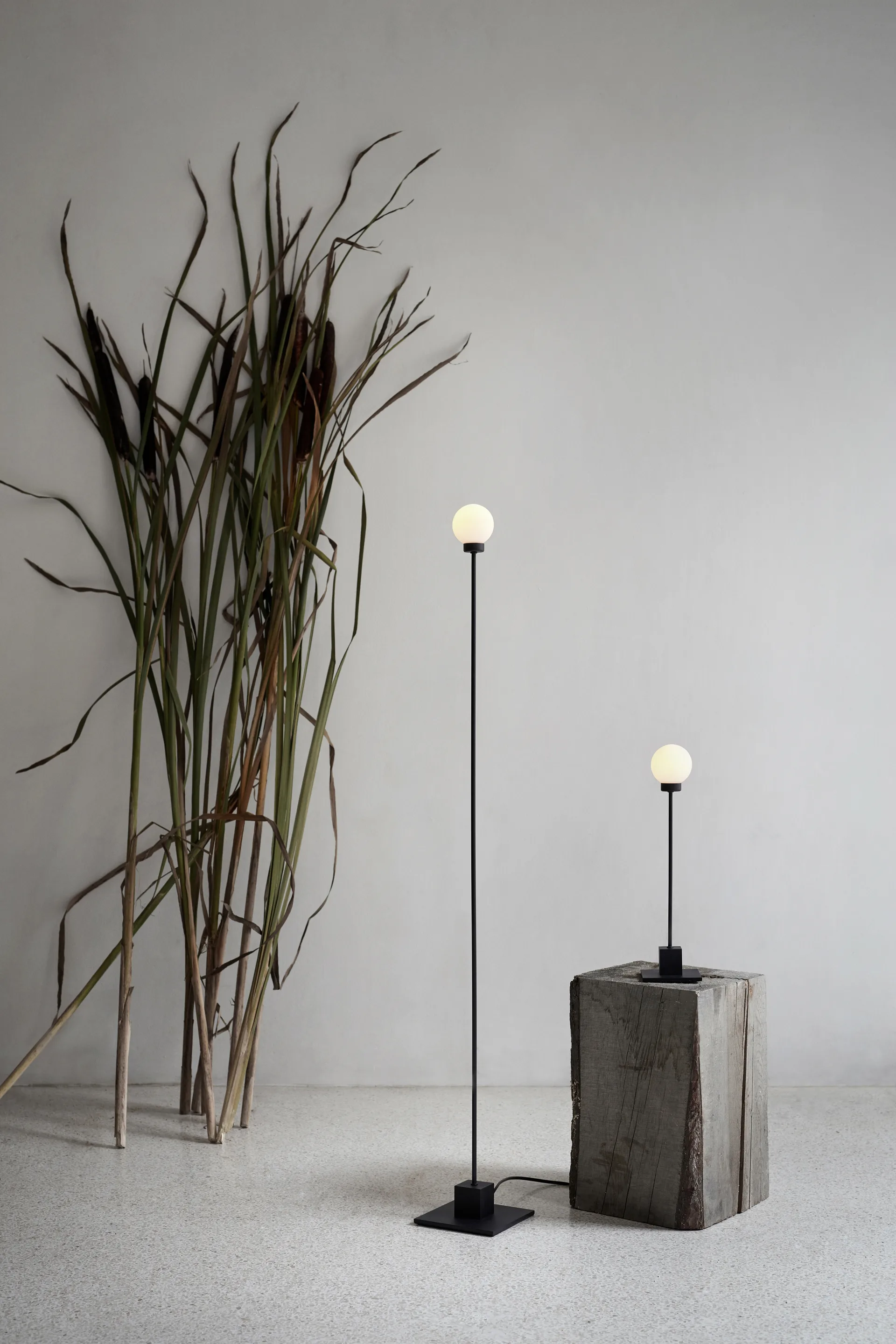 Snowball φωτιστικό δαπέδου 117 cm, Black Northern