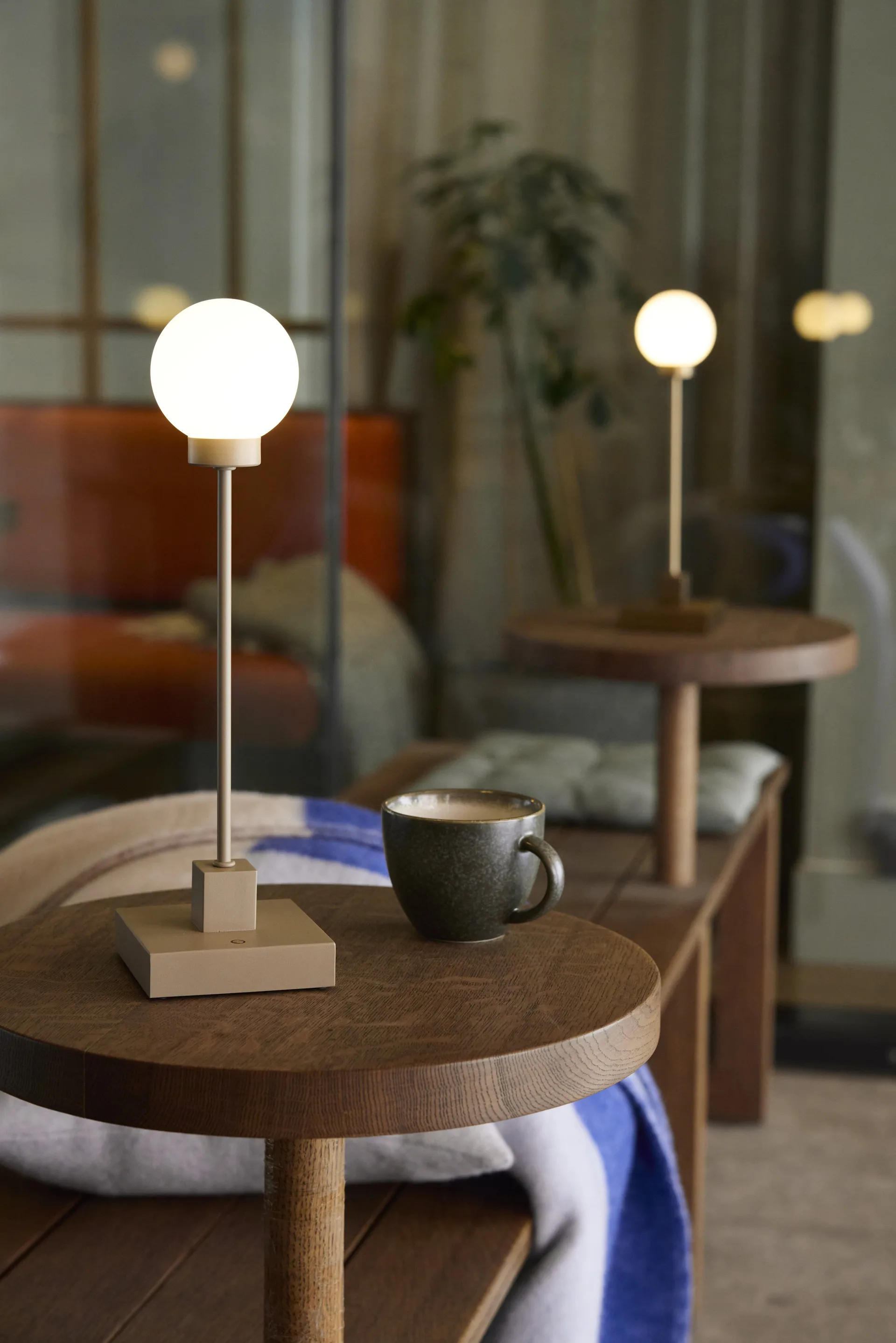 Snowball φορητό επιτραπέζιο φωτιστικό 33 εκ., Ορείχαλκος Northern