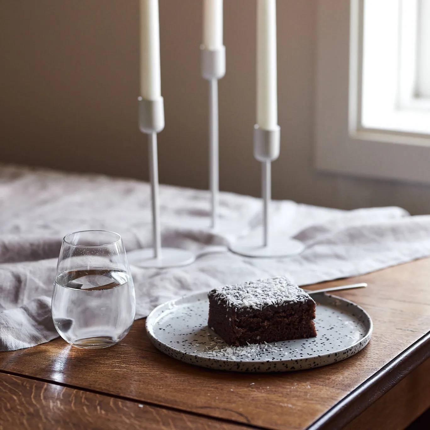 Poppi πιάτο συνοδευτικού 21 cm, λευκό-μαύρο Olsson & Jensen