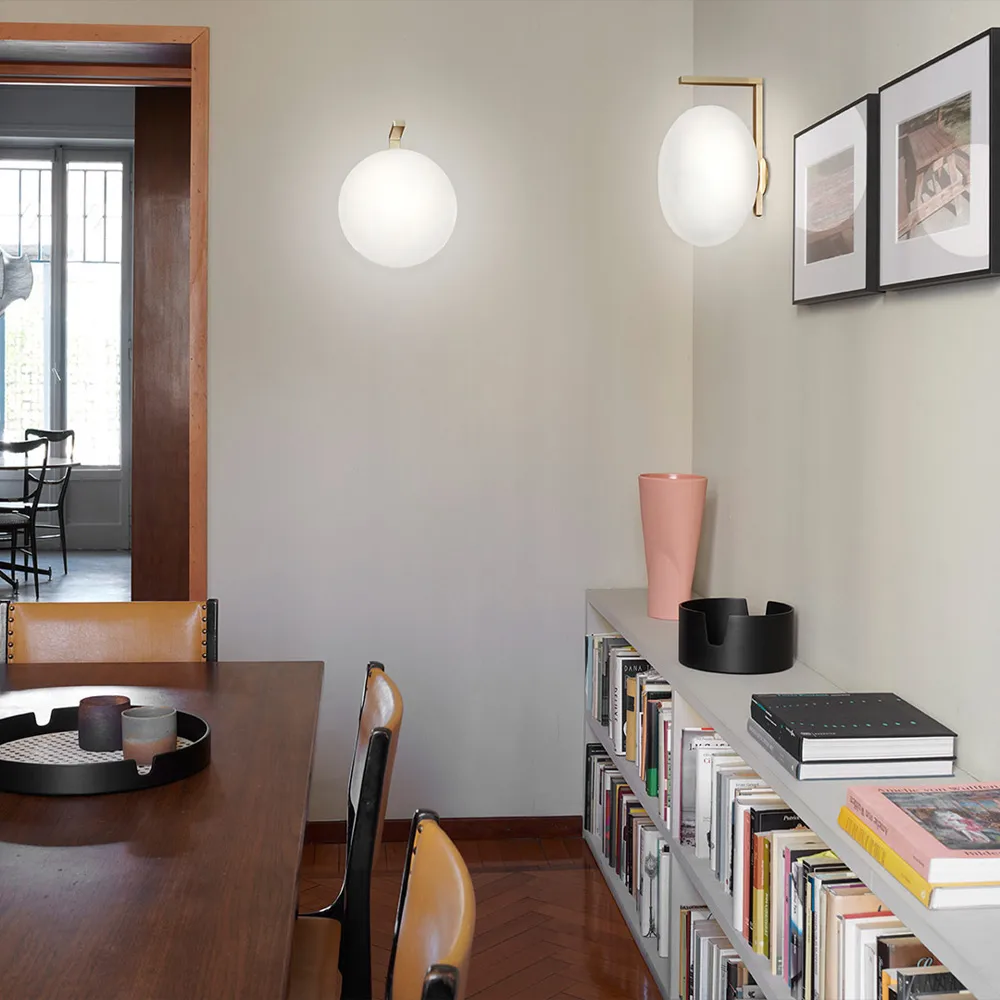 Φωτιστικό τοίχου Alba 174, οπάλιο, μπρούντζος Oluce