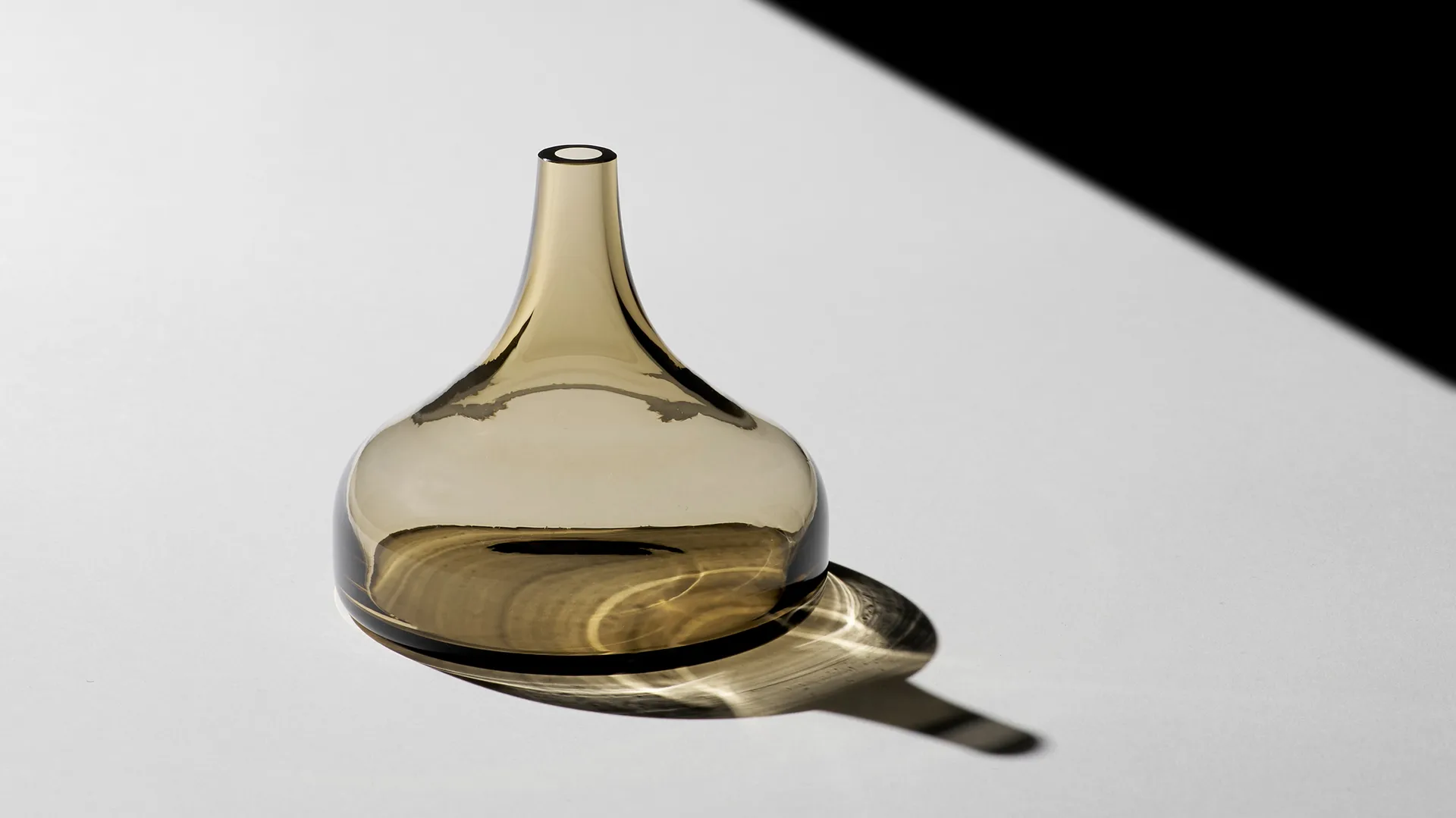 Μίνι βάζο Midsummer Water Avens, 82 mm Orrefors