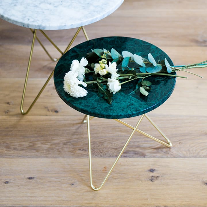 Τραπέζι σαλονιού Mini O Table, Άσπρο μάρμαρο. ανοξείδωτο ατσάλι σταντ OX Denmarq