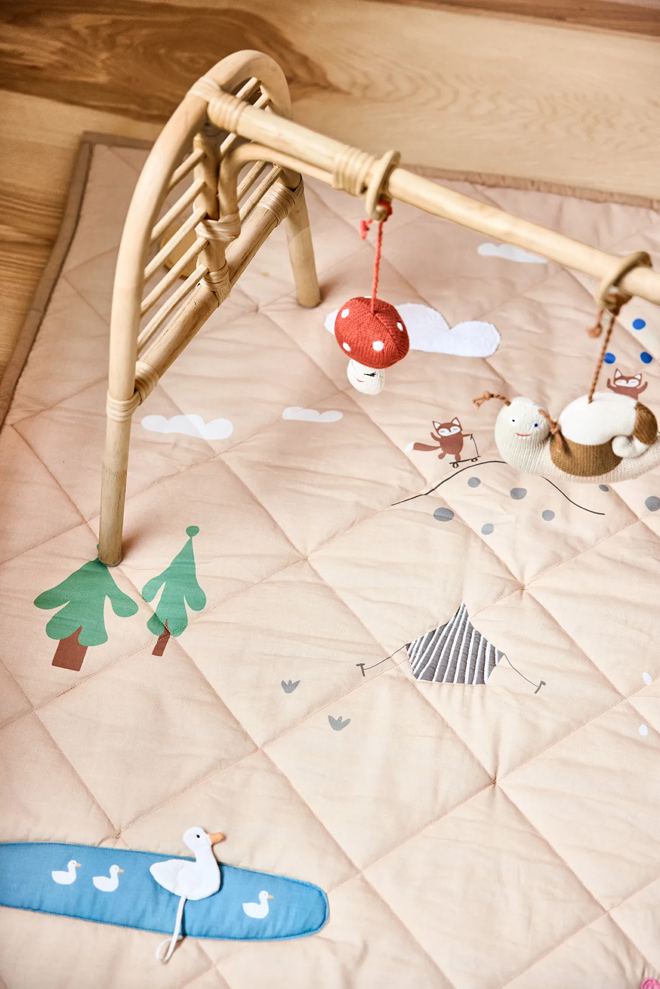 Forest παιδικό χαλί δραστηριοτήτων 102x102 cm, Clay OYOY