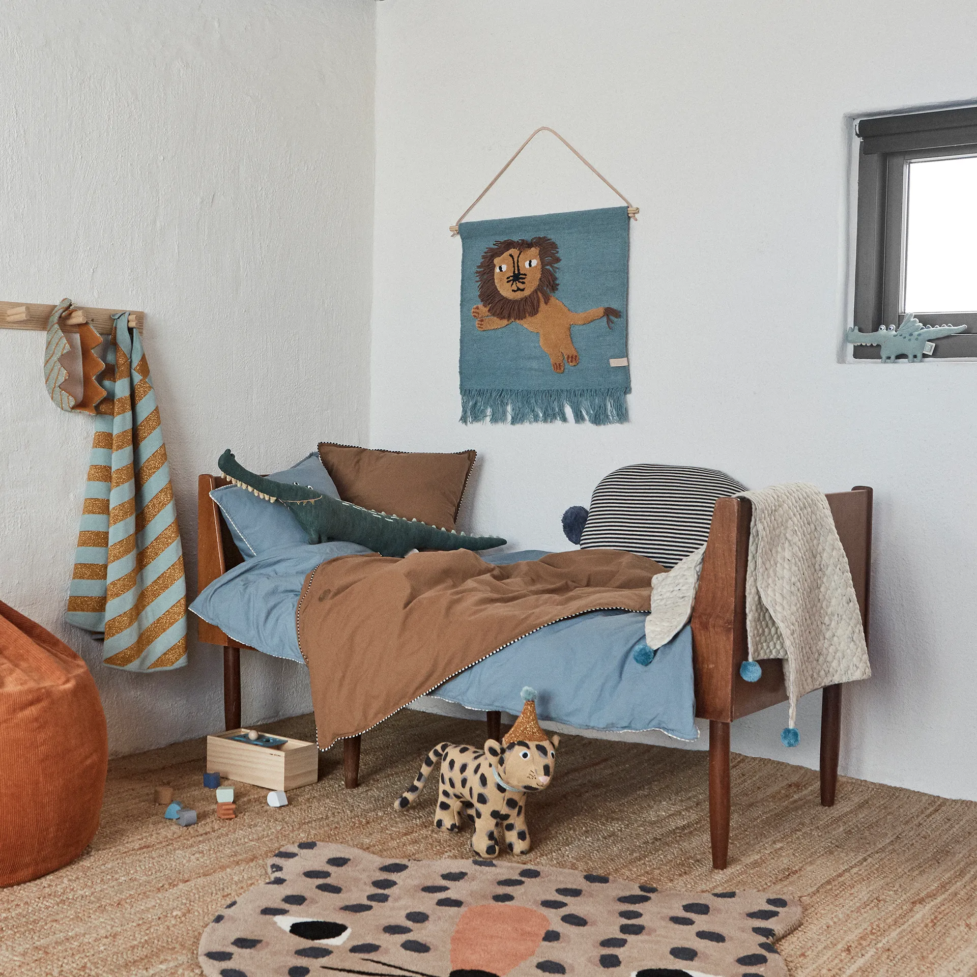 Jumping Lion διακοσμητικό τοίχου 52x55 cm, Μπλε OYOY