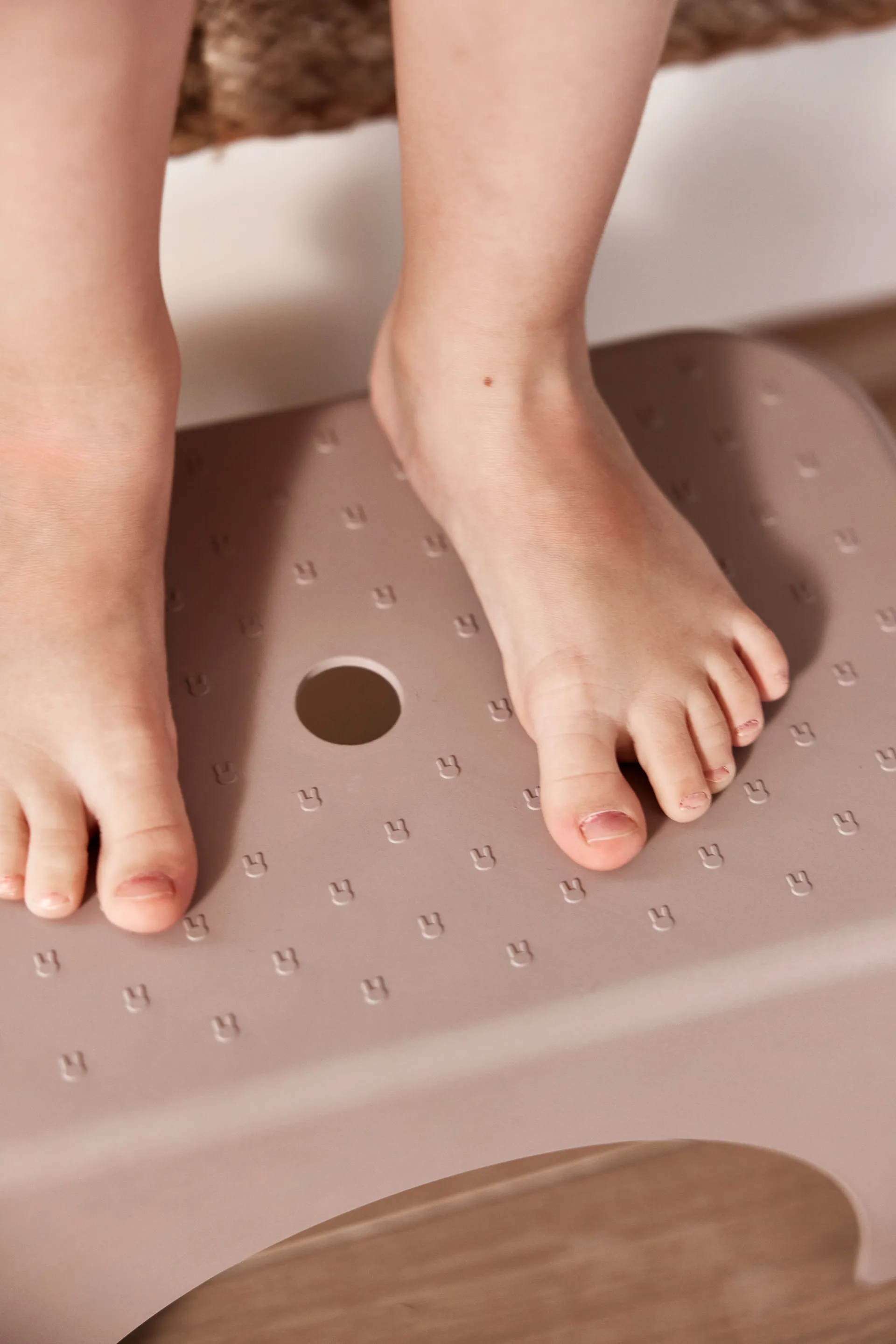 Σκαμπό Rabbit H18 cm, Clay OYOY