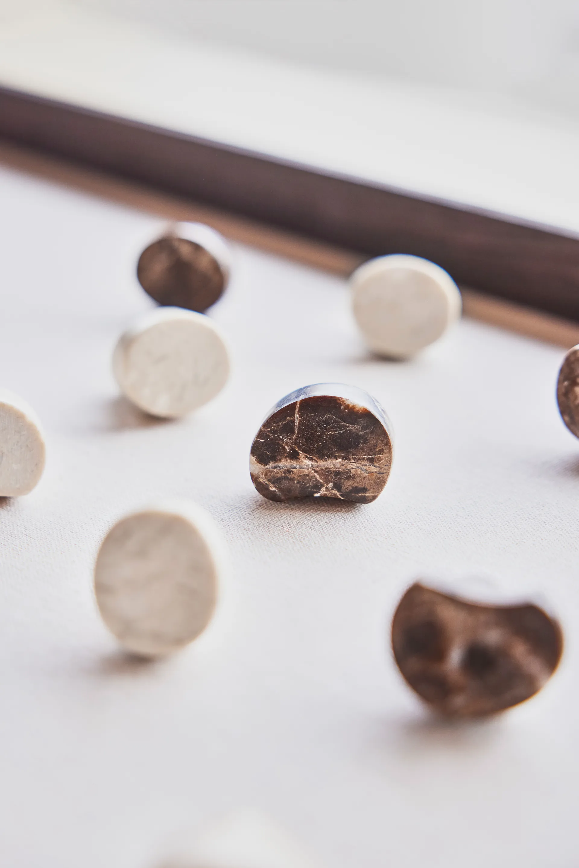 Γάντζος από μάρμαρο Savi no.1, Choko OYOY