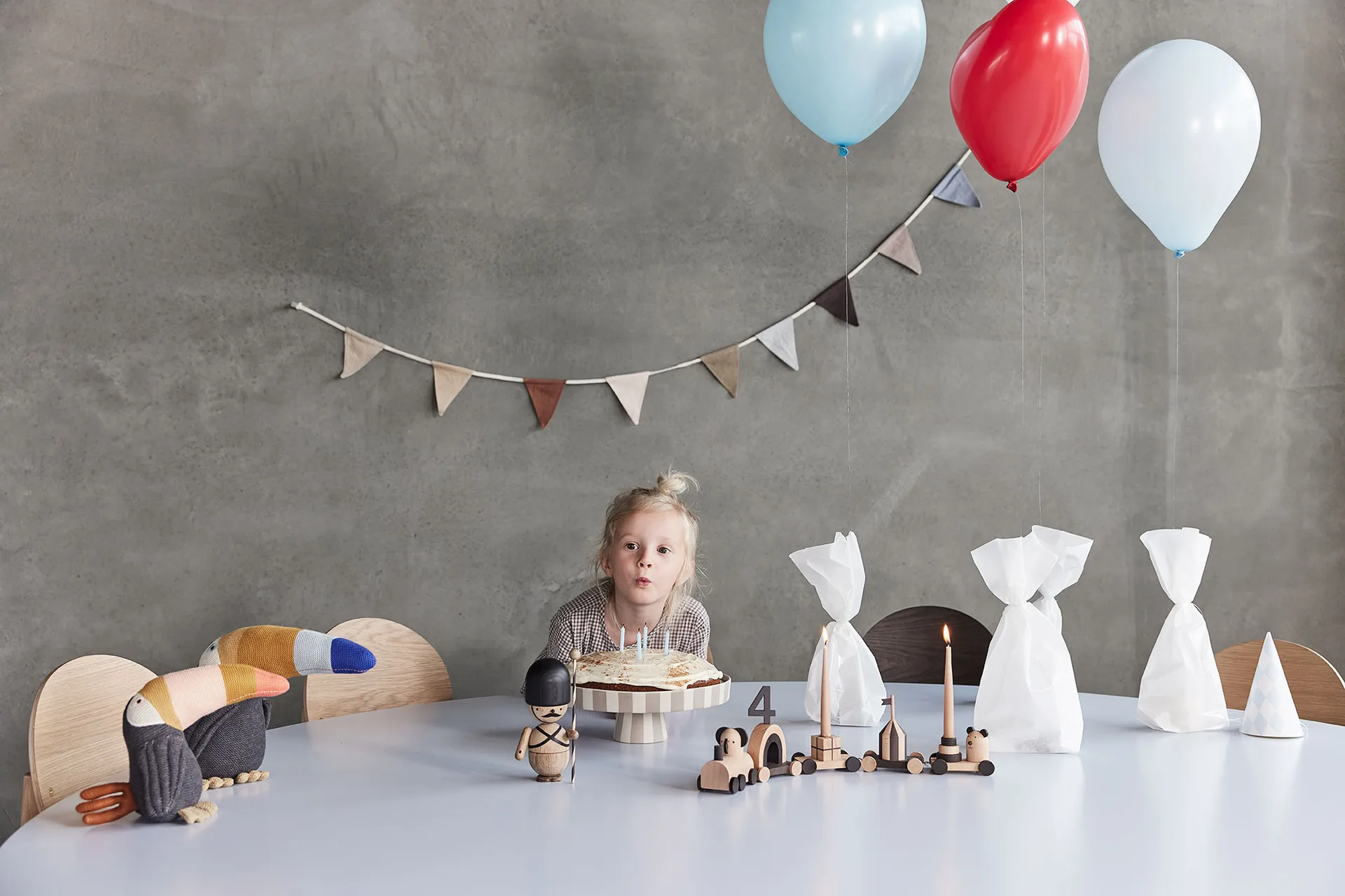 Toby Toucan λούτρινο ζώο, Ανθρακί-μπλε OYOY