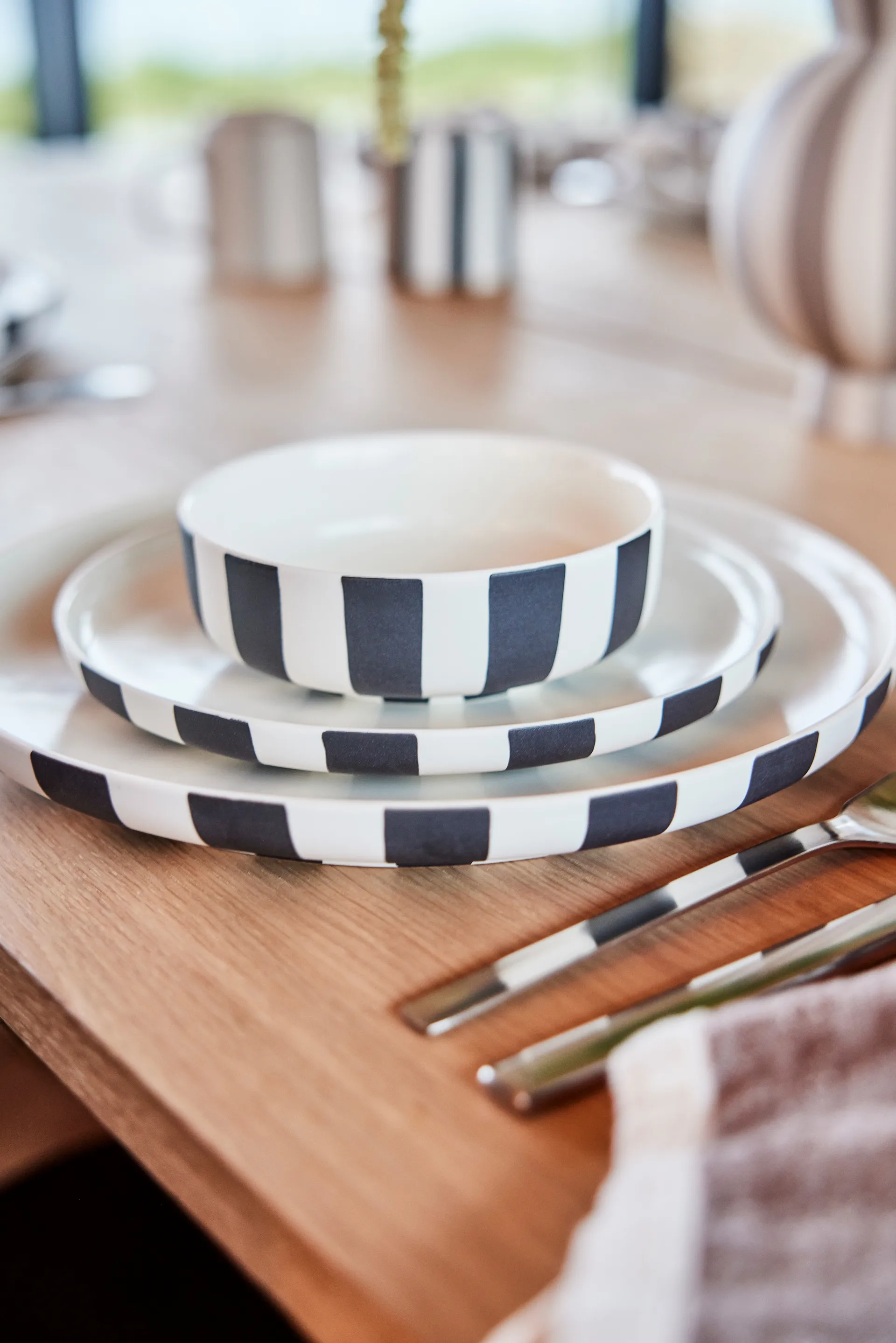 Πιάτο δείπνου Toppu Ø26.5 cm, Black-white OYOY