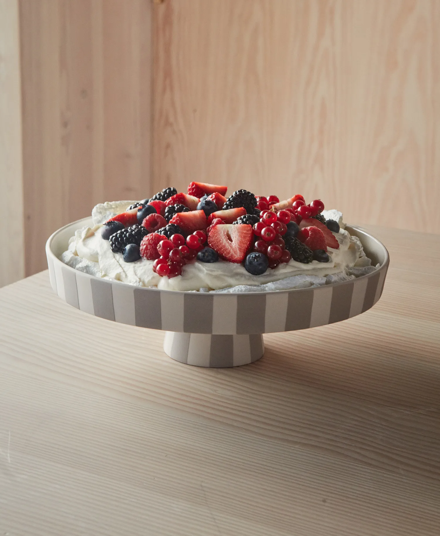 Toppu πιάτο σερβιρίσματος μεγάλο Ø27 cm, Clay OYOY