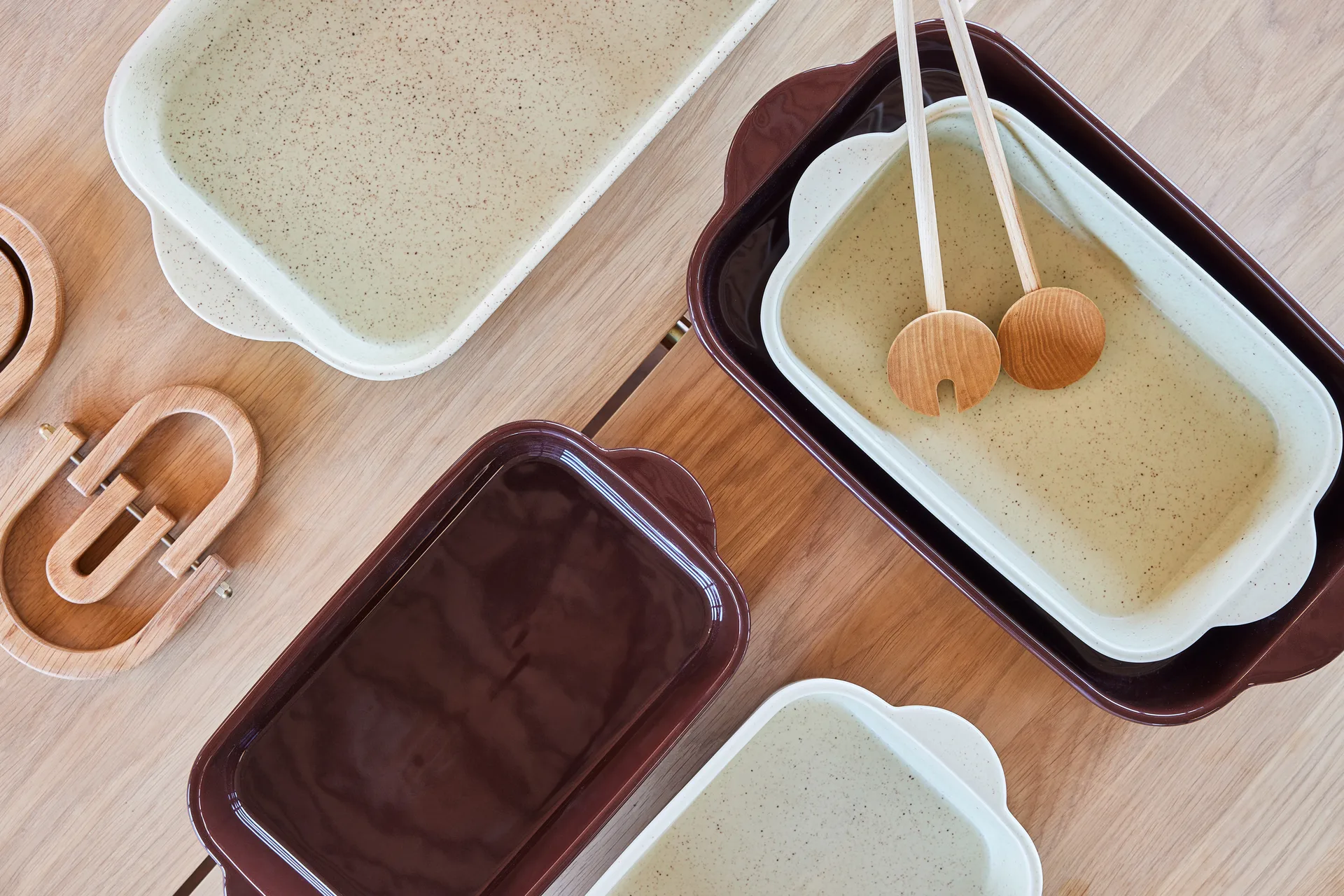 Yuka πυρίμαχο πιάτο 22x40 cm, Dark terracotta OYOY