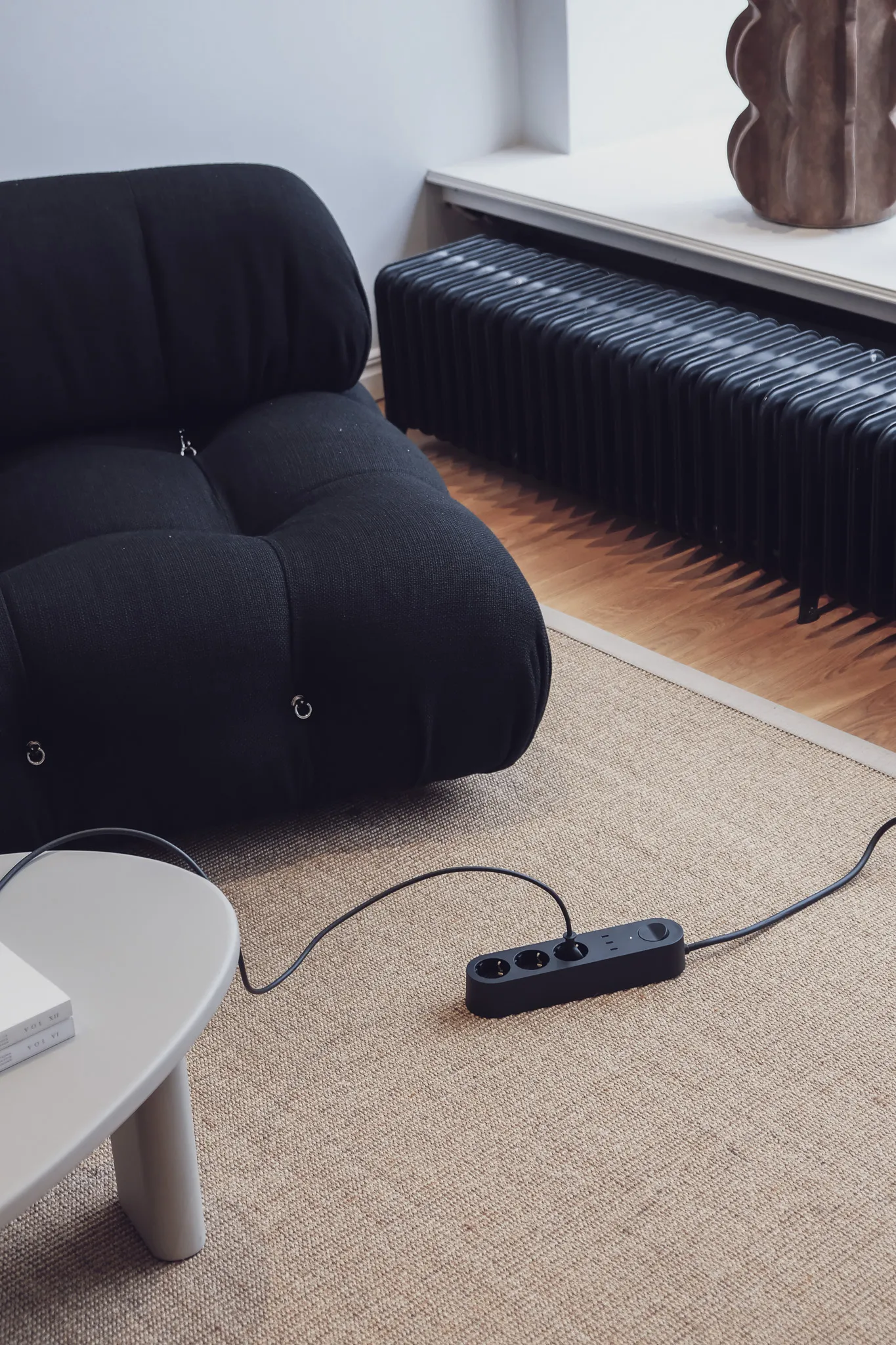 Alma Power Bar πολύπριζο, Midwinter black palett3