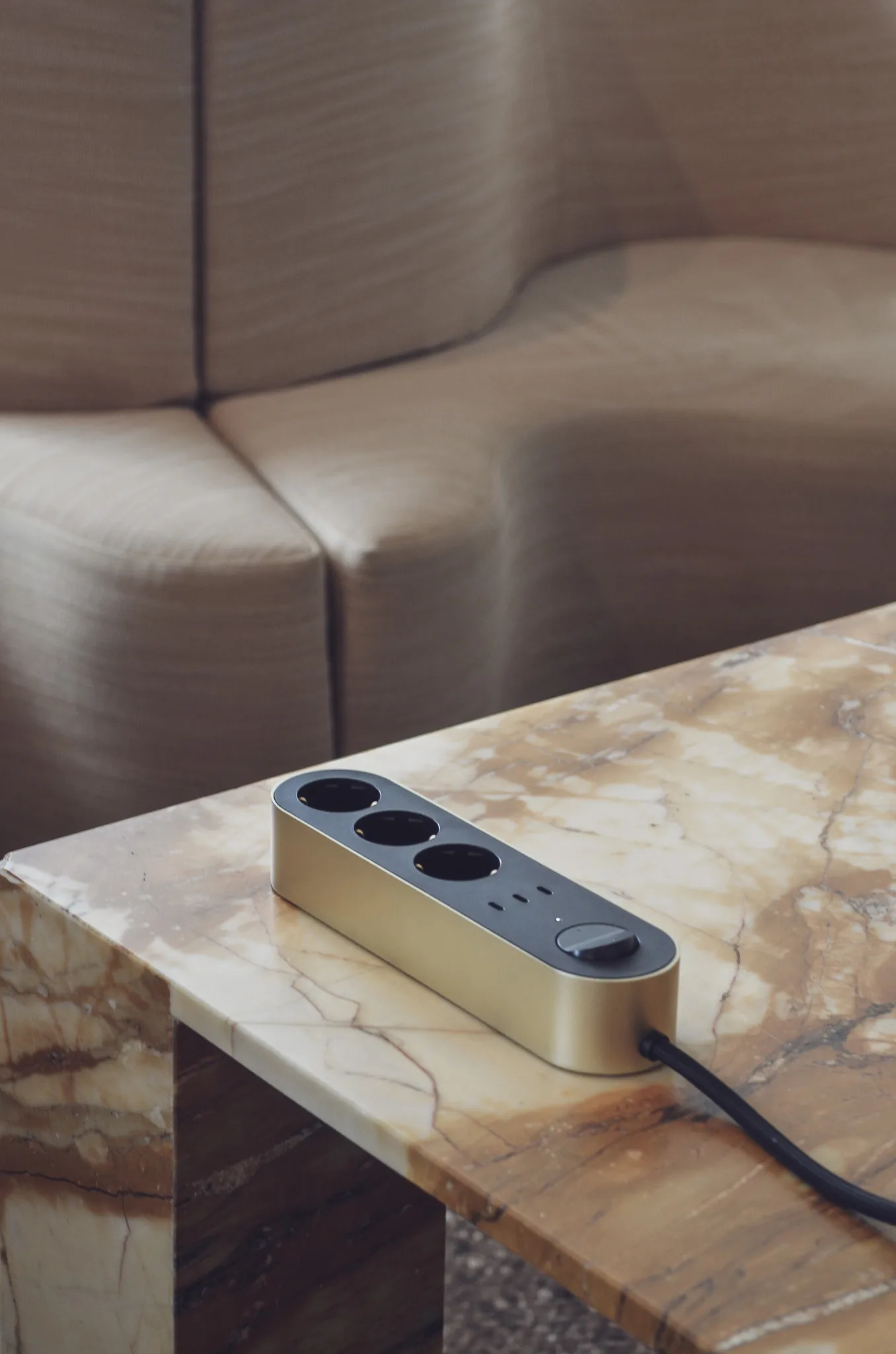 Edgar Power Bar πολύπριζο, Satin ορείχαλκος palett3